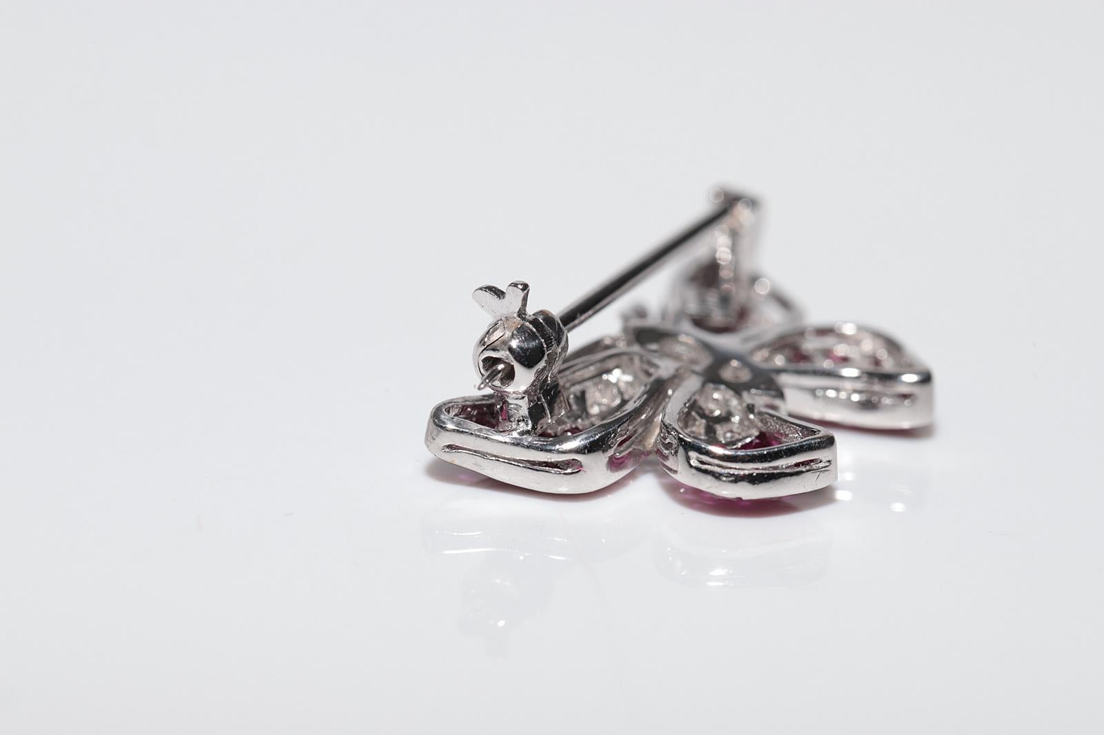 Vintage Circa 1990s 18k Gold Natural Diamond Princess cut Ruby Butterfly Brooch For Sale 4