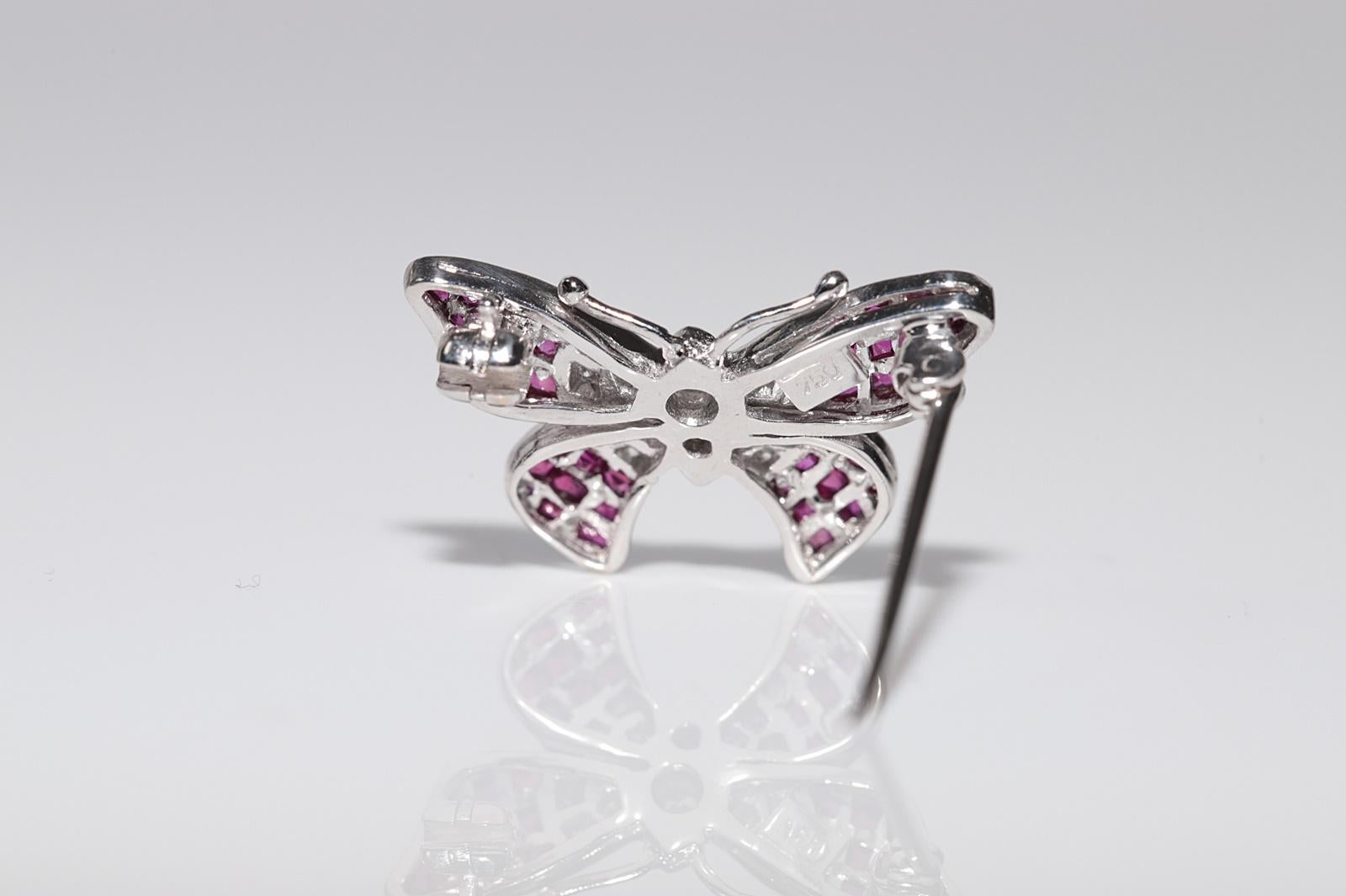 Women's or Men's Vintage Circa 1990s 18k Gold Natural Diamond Princess cut Ruby Butterfly Brooch For Sale