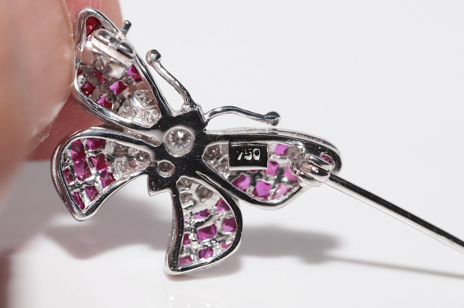 Vintage Circa 1990s 18k Gold Natural Diamond Princess cut Ruby Butterfly Brooch For Sale 2