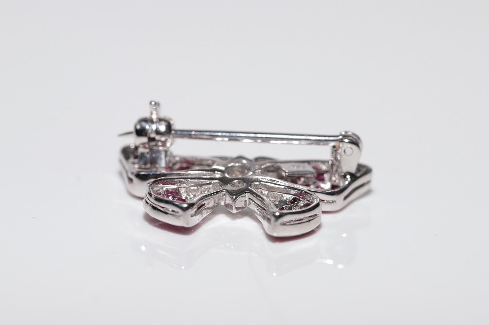 Vintage Circa 1990s 18k Gold Natural Diamond Princess cut Ruby Butterfly Brooch For Sale 3