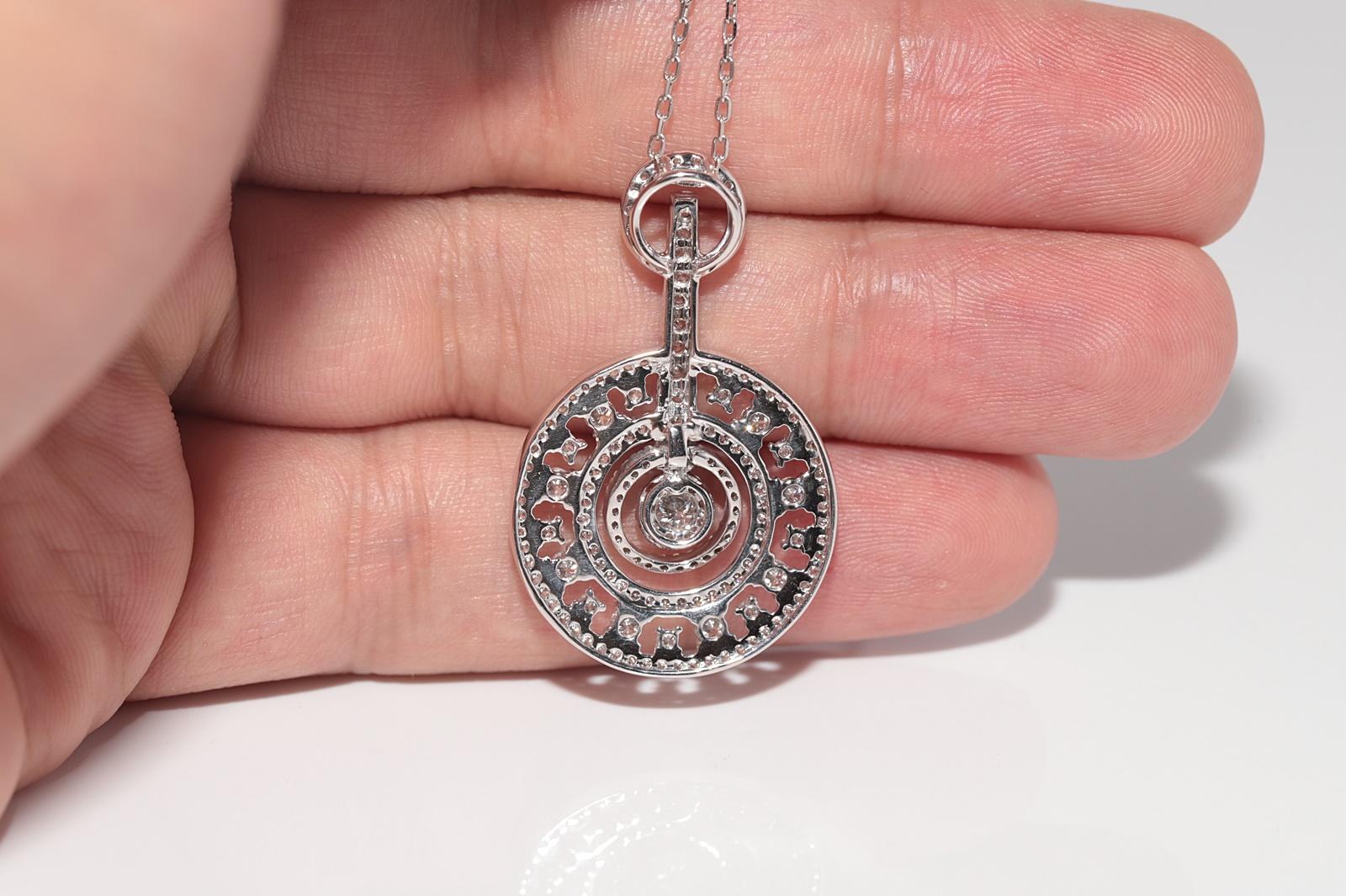 Vintage CIRCA 1990s 18k Gold Natürliche Diamant Runde Design Anhänger Halskette im Angebot 6