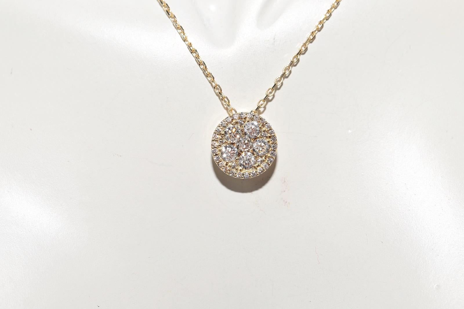 Vintage Circa 1990s 18k Gold Natural Diamond Round Style Pendant Necklace Bon état - En vente à Fatih/İstanbul, 34