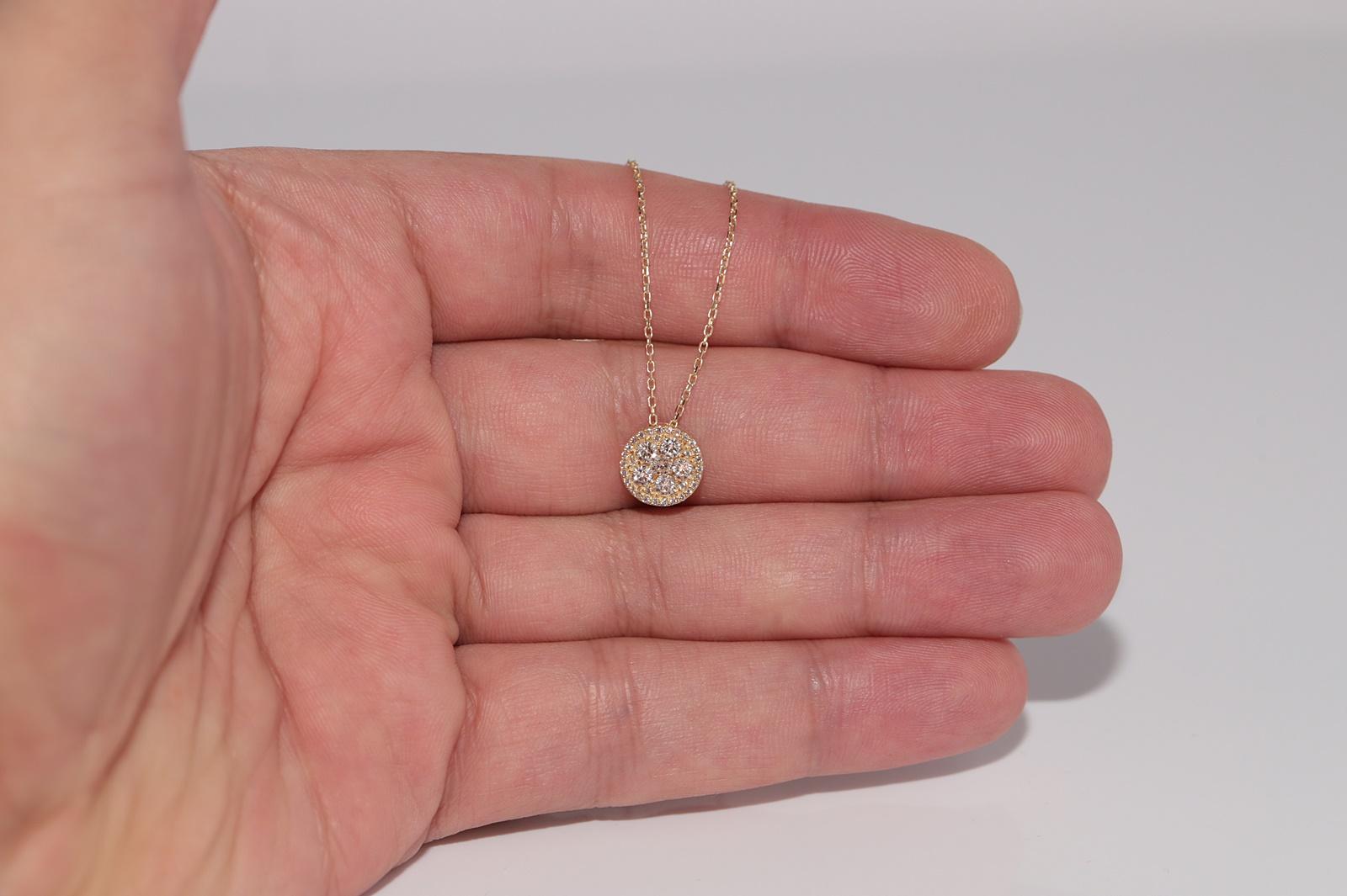 Vintage Circa 1990s 18k Gold Natural Diamond Round Style Pendant Necklace For Sale 2