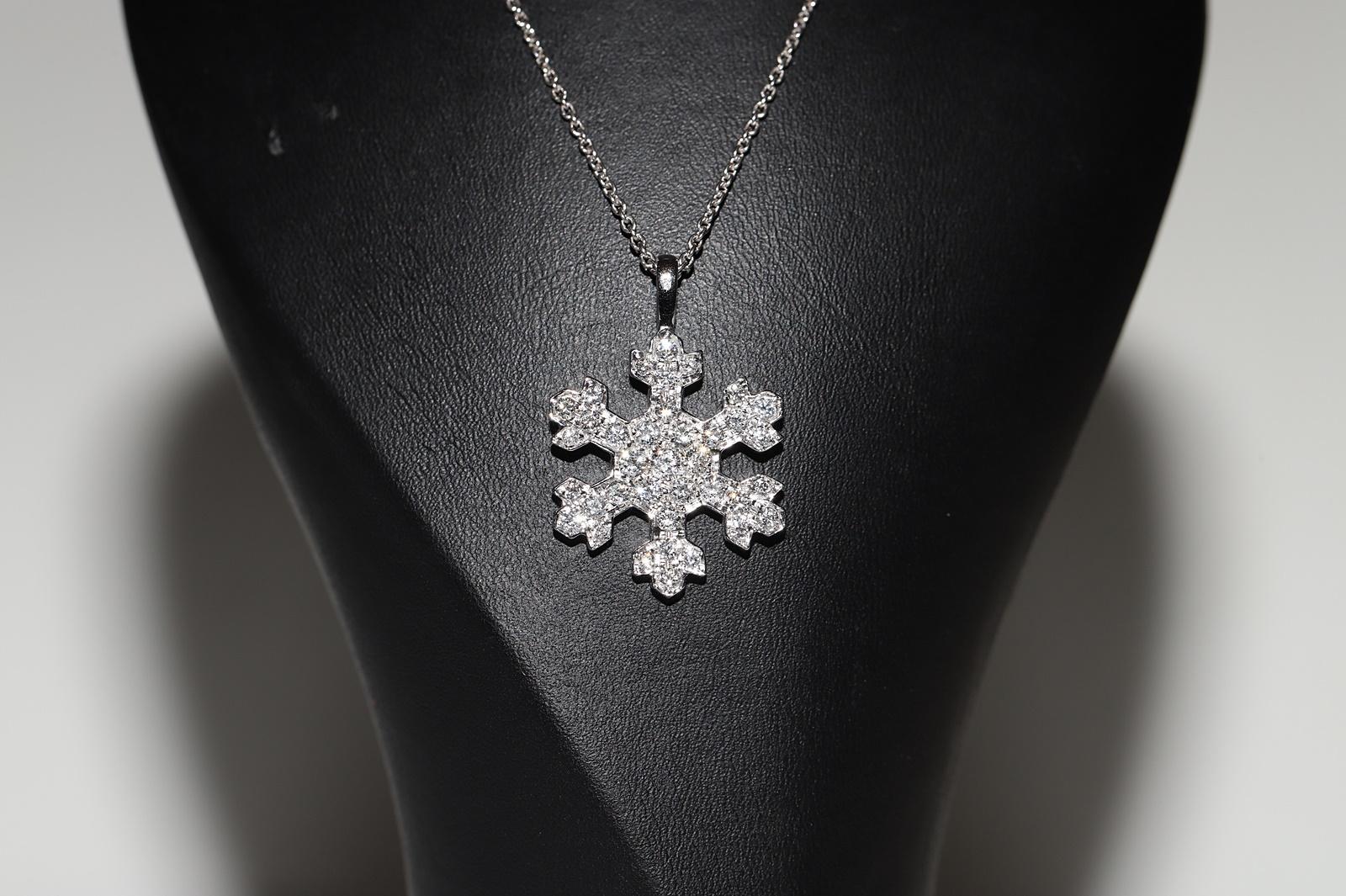 In ottime condizioni.
Il peso totale è di 8,3 grammi.
Totalmente è un diamante di 1,20 ct.
Il diamante ha colore G-H e purezza vvs-vs-s1.
La lunghezza totale della catena è di 45 cm.
Per qualsiasi domanda, contattaci.