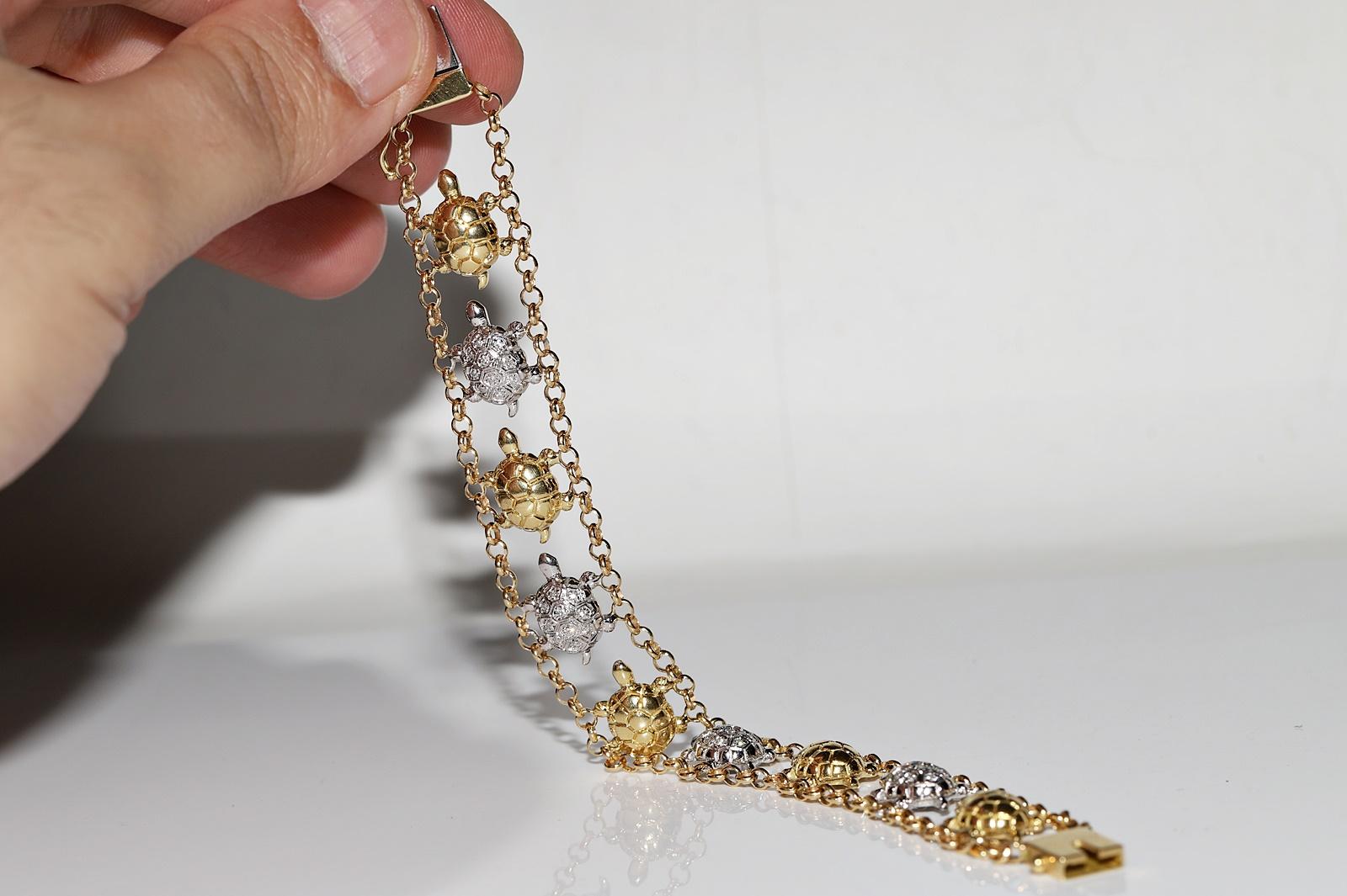 Vintage Circa 1990s 18k Gold Natural Diamond Turtle Decorated Bracelet For Sale 9