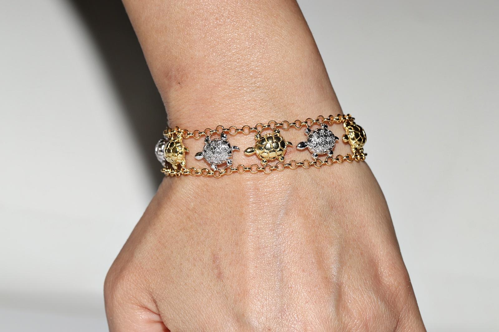 Vintage Circa 1990er Jahre 18k Gold Natürliches Diamant-Schildkröten-Dekor-Armband (Retro) im Angebot