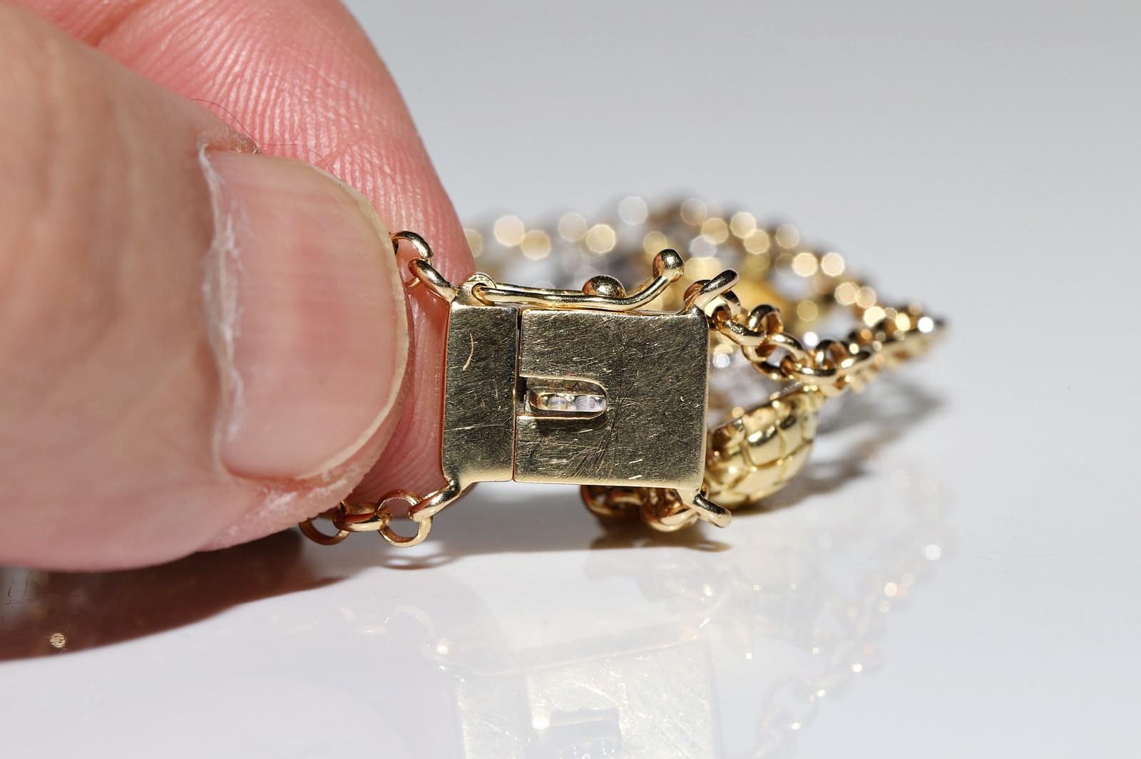 Vintage Circa 1990s 18k Gold Natural Diamond Turtle Decorated Bracelet For Sale 2