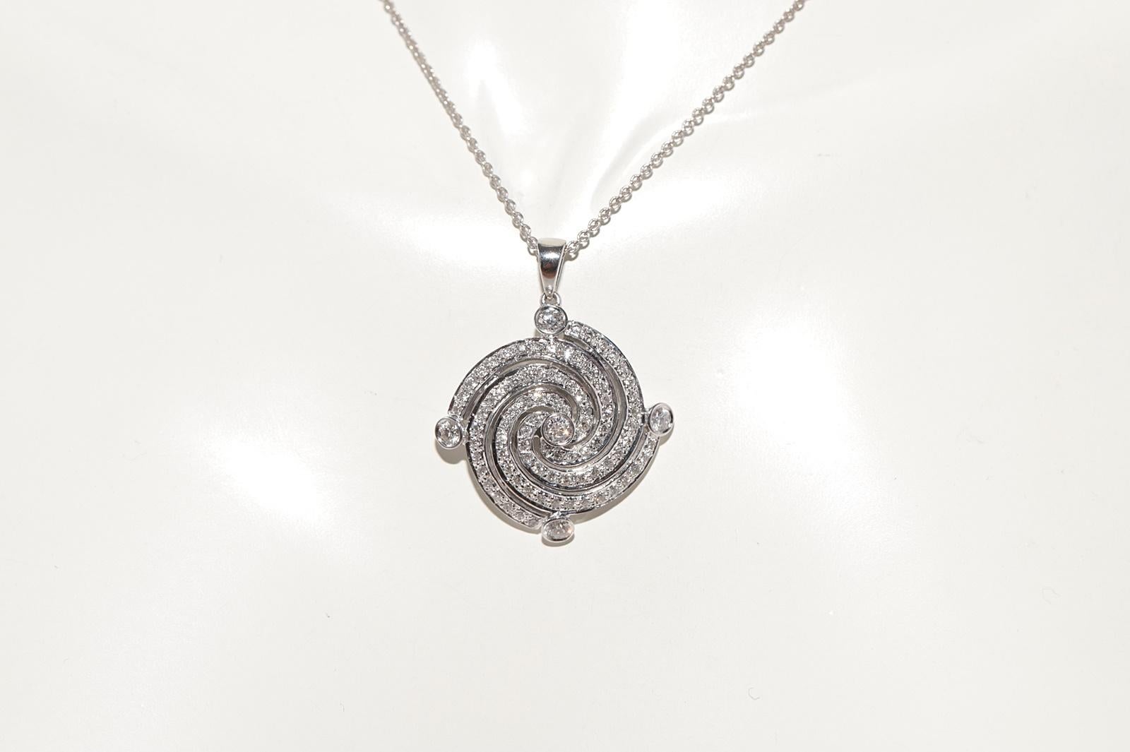 Brilliant Cut Vintage Circa 1990s 18k Gold Natural Diamond Windmill Style Pendant  Necklace For Sale