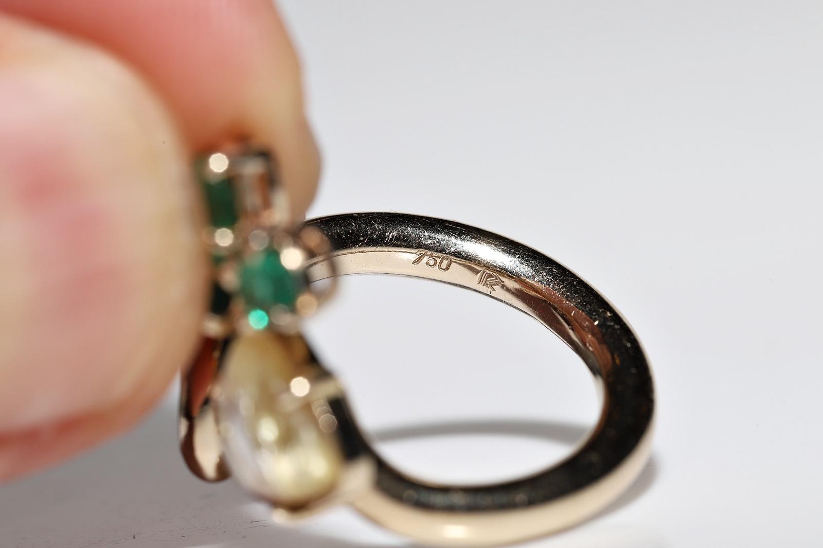 Vintage Circa 1990s 18k Gold Natural Emerald And Rutille Quartz Decorated Ring  For Sale 5