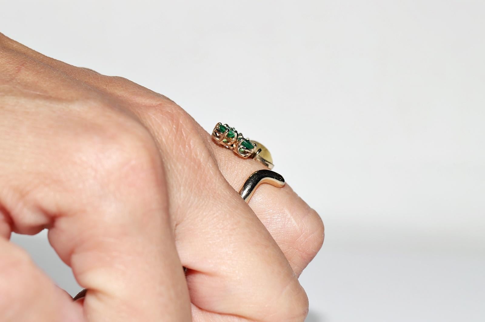 Retro Vintage Circa 1990s 18k Gold Natural Emerald And Rutille Quartz Decorated Ring  For Sale