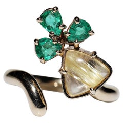 Vintage Circa 1990s 18k Gold Natural Emerald And Rutille Quartz Decorated Ring 