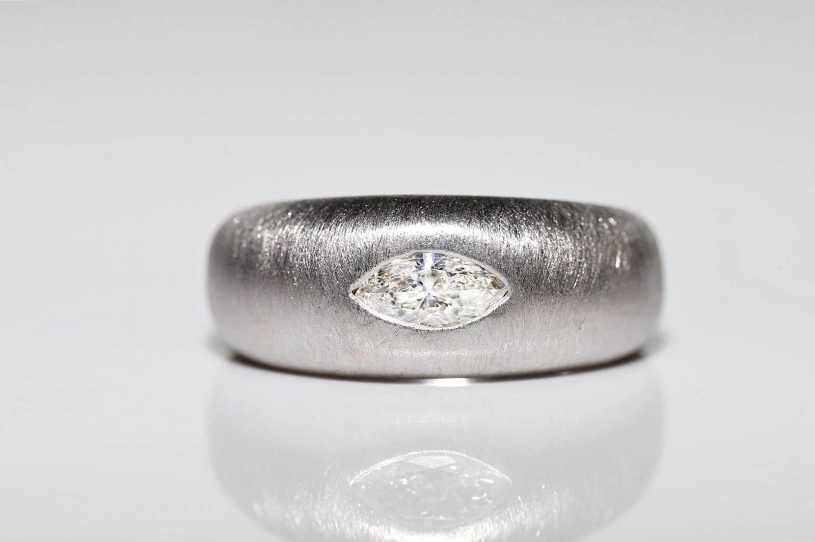 En très bon état.
Le poids total est de 8.7 grammes.
Le diamant est d'environ 0,30 ct.
Le diamant est de couleur G et de pureté S3.
La taille de la bague est de 5,5 cm. 
Nous pouvons fabriquer n'importe quelle taille.
La boîte n'est pas