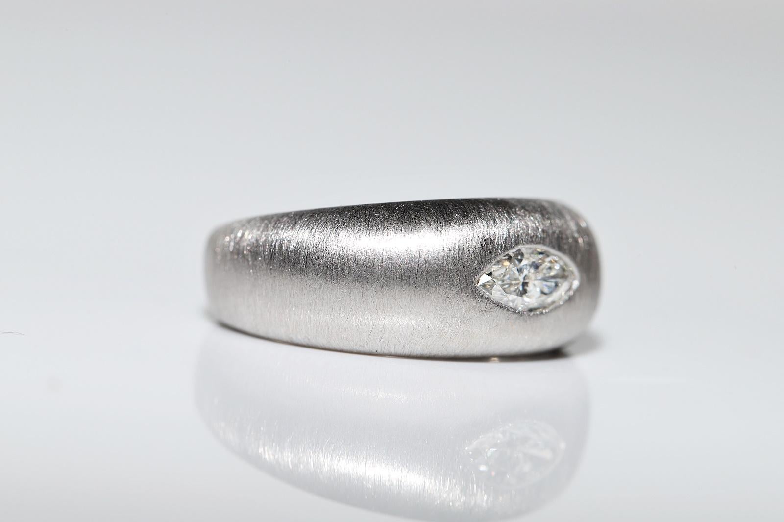Rétro Vintage Circa 1990 Bague solitaire en or 18k avec diamant naturel taillé en marquise en vente