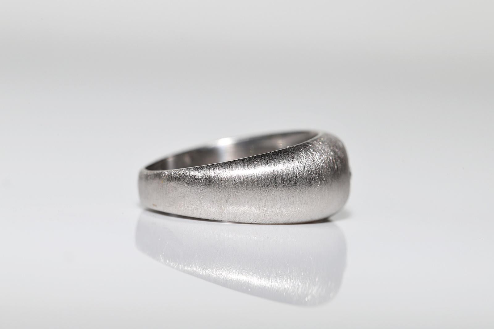 Taille Marquise Vintage Circa 1990 Bague solitaire en or 18k avec diamant naturel taillé en marquise en vente