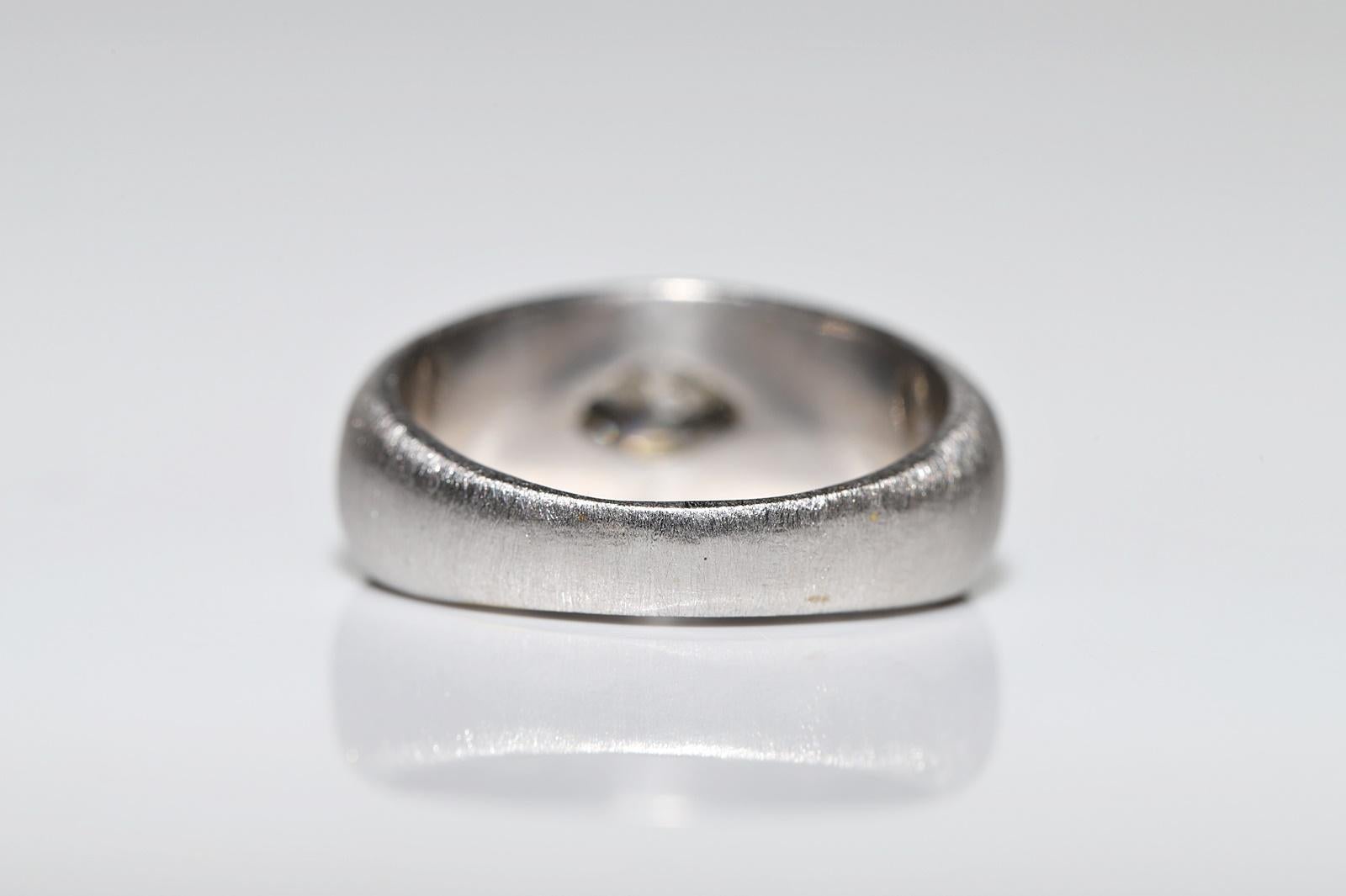Vintage Circa 1990 Bague solitaire en or 18k avec diamant naturel taillé en marquise en vente 1