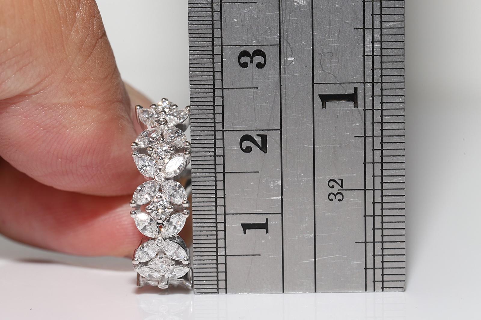 Vintage Circa 1990er Jahre 18k Gold Natürlicher Marquoise-Schliff Diamant-Creolen-Ohrring im Angebot 5