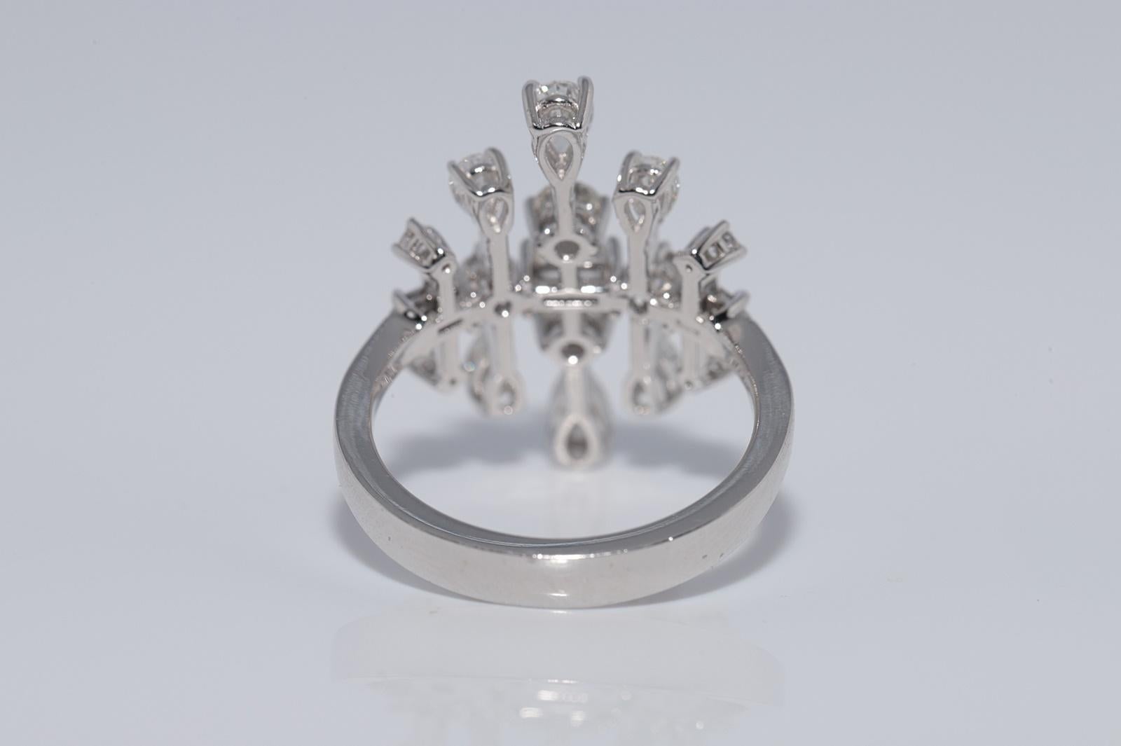 Vintage Circa 1990s 18k Gold Natural Pear Cut And Baguette Cut Diamond Ring For Sale 5