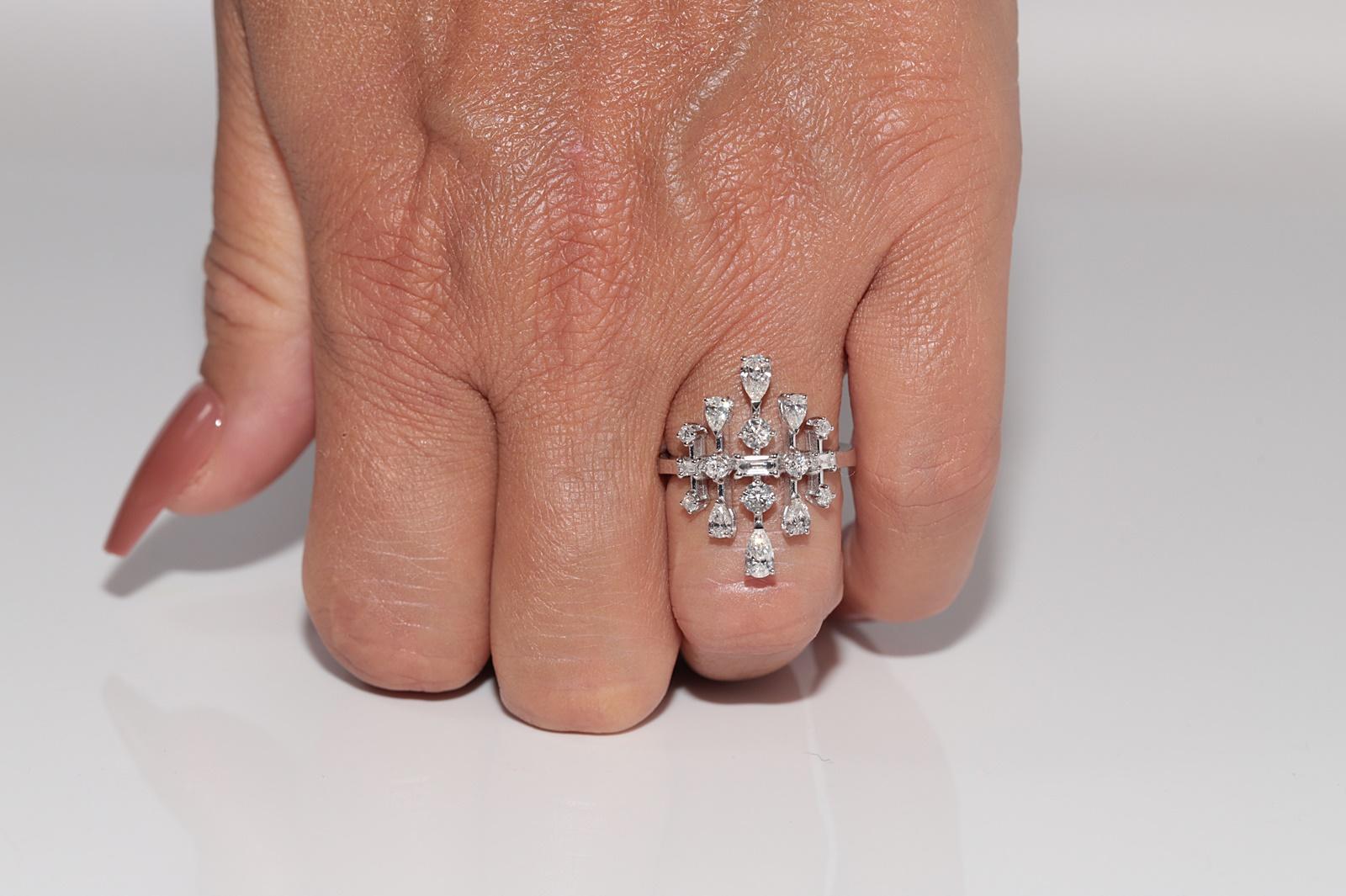 Anello in oro 18 carati con diamanti naturali taglio pera e taglio baguette, vintage CIRCA gli anni '90 in vendita 8