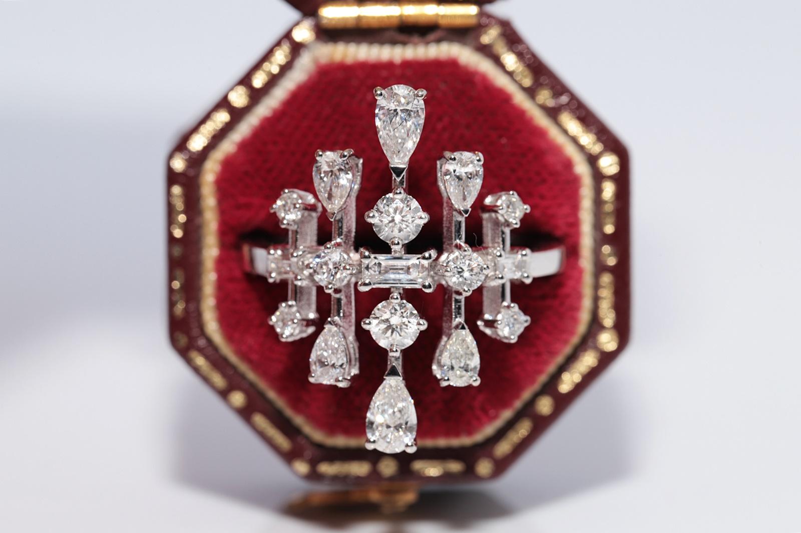 In very good condition.
Total weight is 5.5 grams.
Totally is diamond 1.85 ct.
The diamond is has G-H color and vvs1-vs1 clarity.
Ring size is US 6.5
We can make any size.
Please contact for any questions.