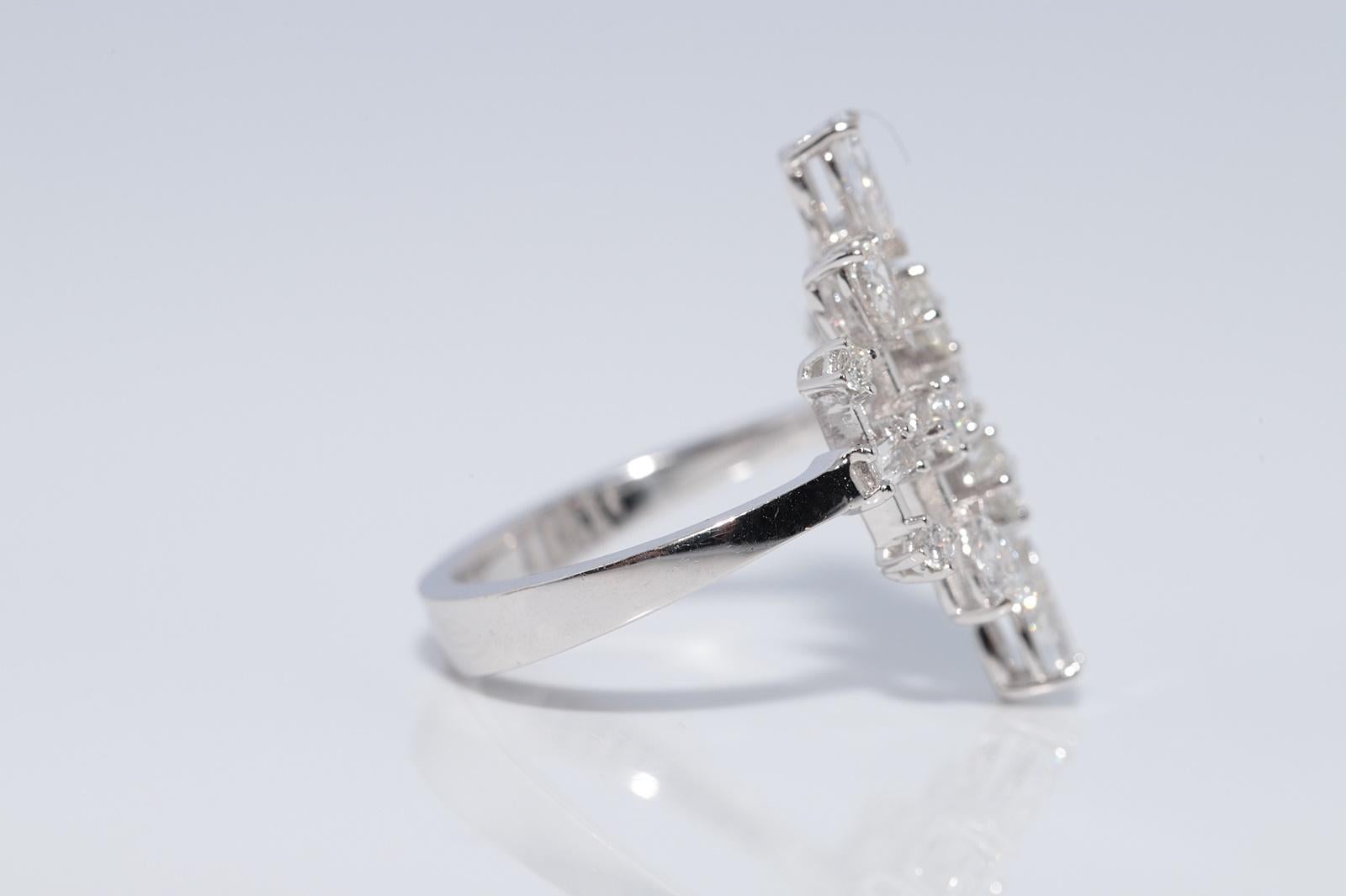 Anello in oro 18 carati con diamanti naturali taglio pera e taglio baguette, vintage CIRCA gli anni '90 In condizioni buone in vendita a Fatih/İstanbul, 34