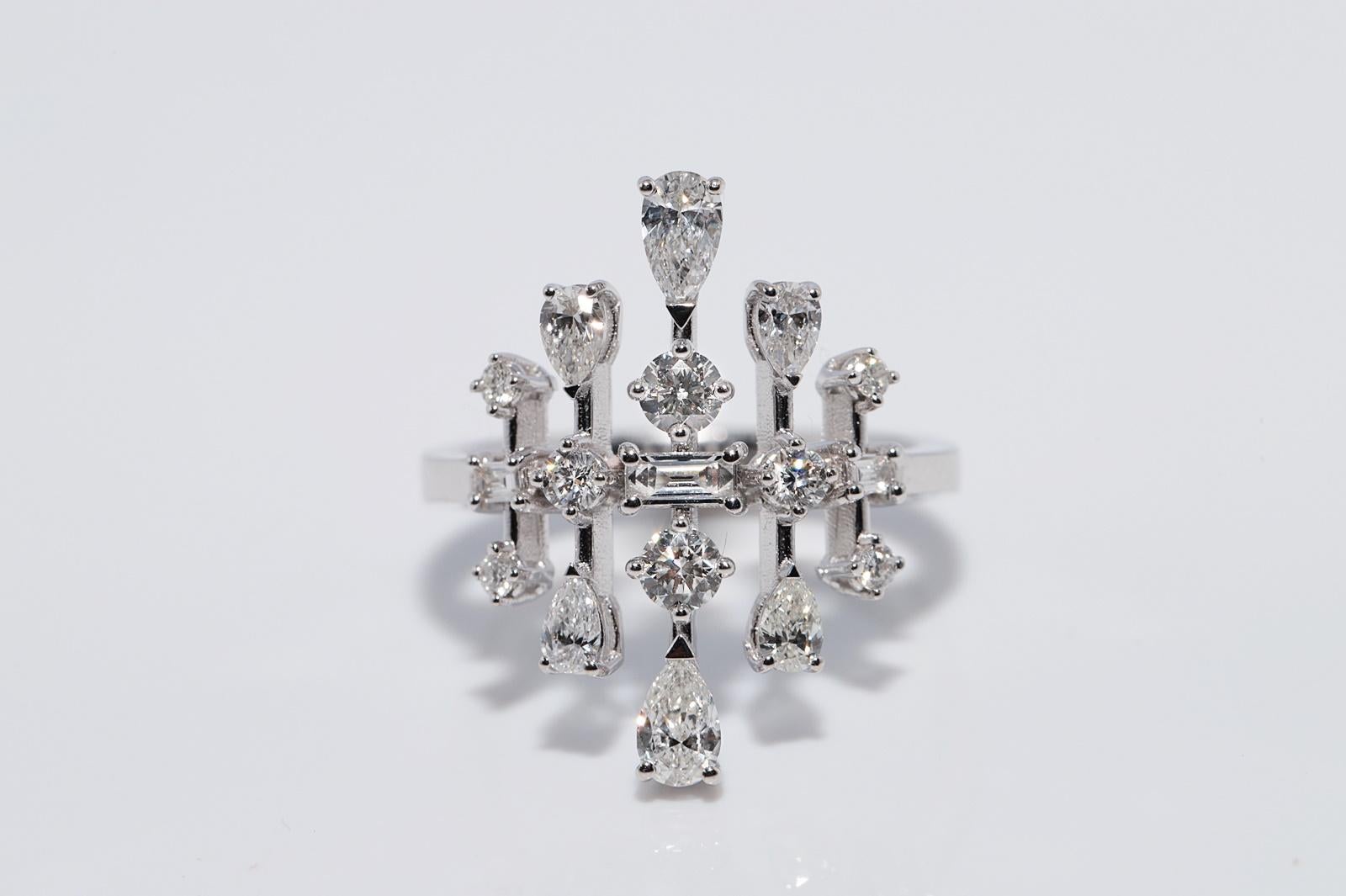 Vintage Circa 1990s 18k Gold Natural Pear Cut And Baguette Cut Diamond Ring For Sale 1