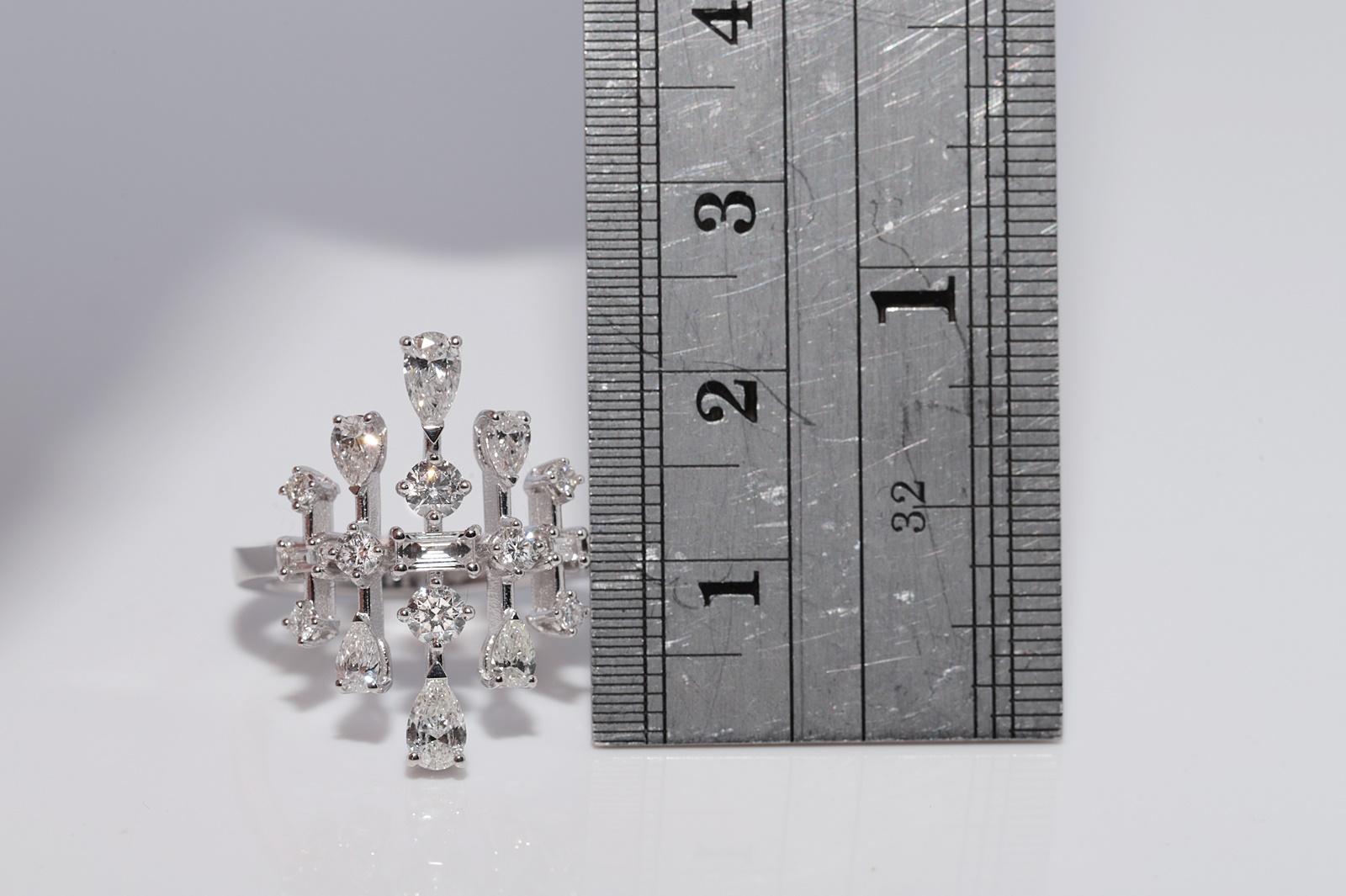 Vintage Circa 1990s 18k Gold Natural Pear Cut And Baguette Cut Diamond Ring For Sale 2