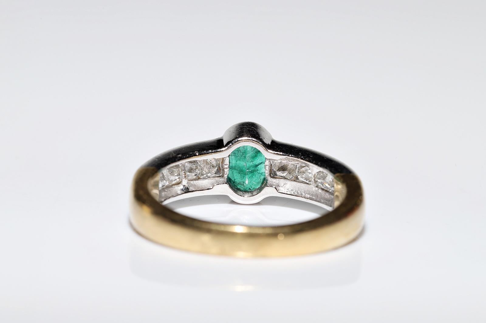 Vintage Circa 1990s 18K Gold Natural Princess Cut Diamond And  Emerald Ring  For Sale 5