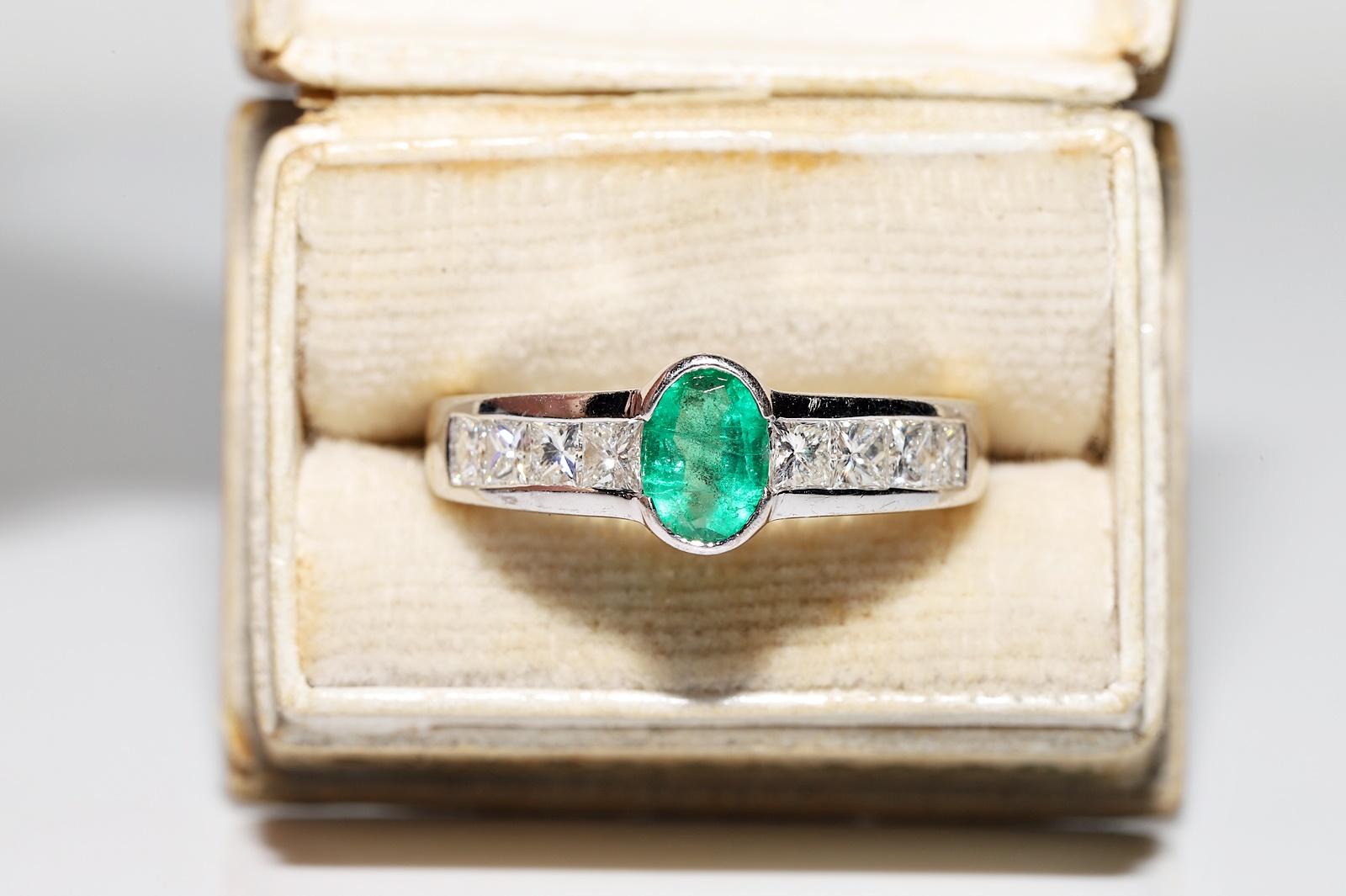 Vintage CIRCA 1990er Jahre 18K Gold Natürlicher Prinzessinnenschliff Diamant und  Smaragd Ring  (Carréschliff) im Angebot