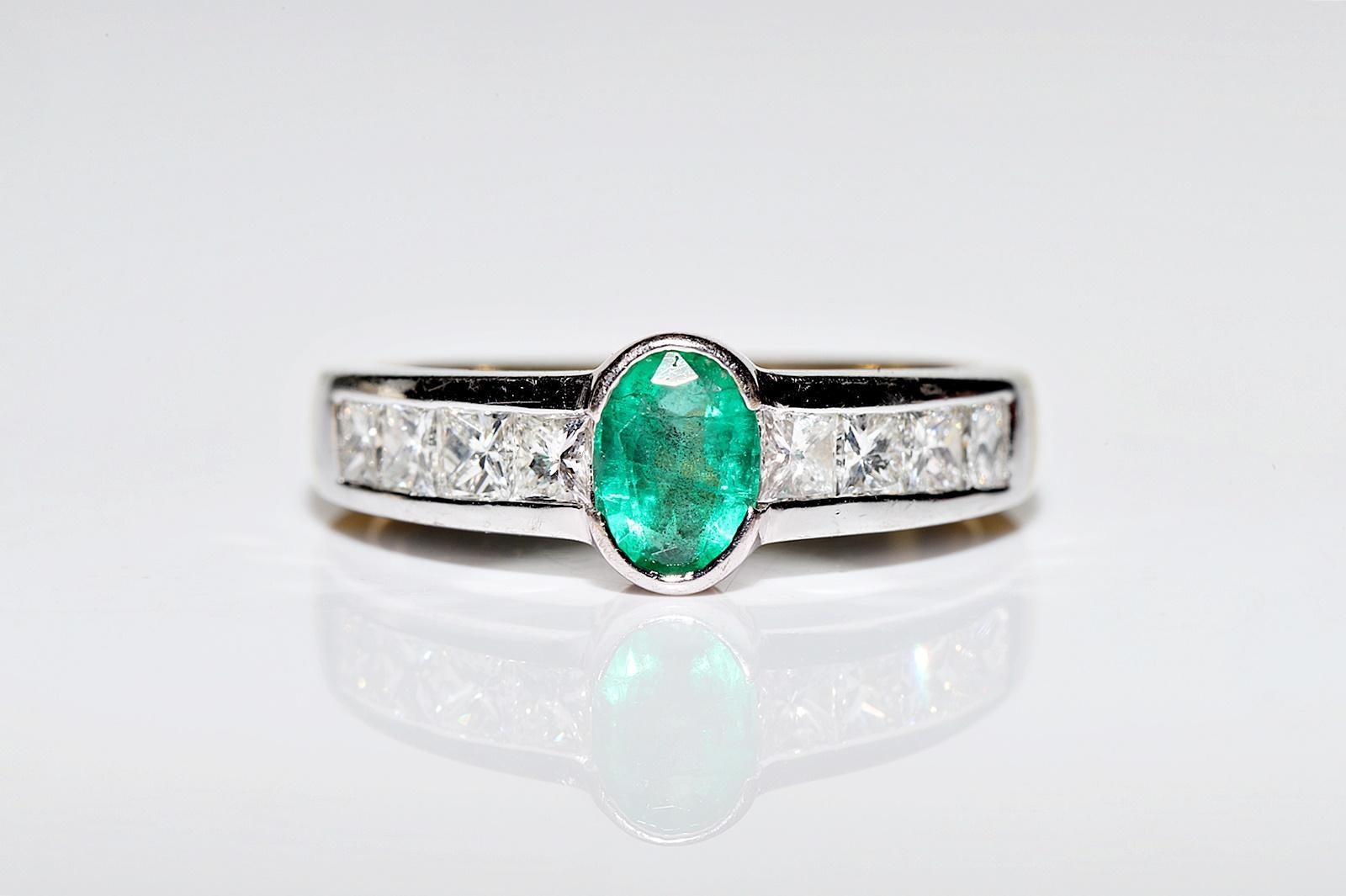 Vintage CIRCA 1990er 18K Gold Natürlicher Prinzessinnenschliff Diamant und  Smaragd Ring Damen im Angebot