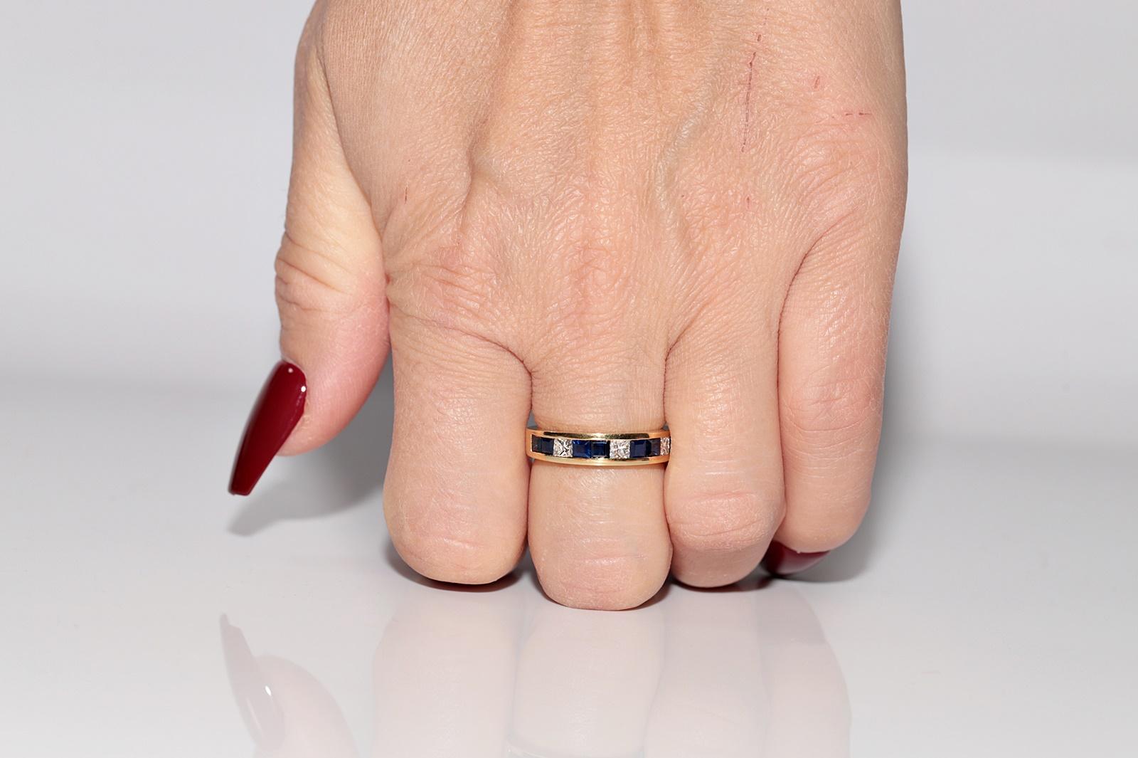 Vintage Circa 1990s 18k Gold Natural Princess Cut Diamond And Sapphire Band Ring For Sale 8