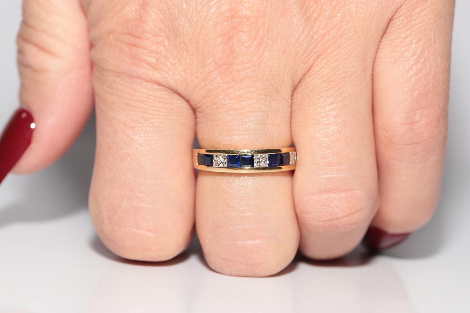 Vintage Circa 1990s 18k Gold Natural Princess Cut Diamond And Sapphire Band Ring For Sale 9