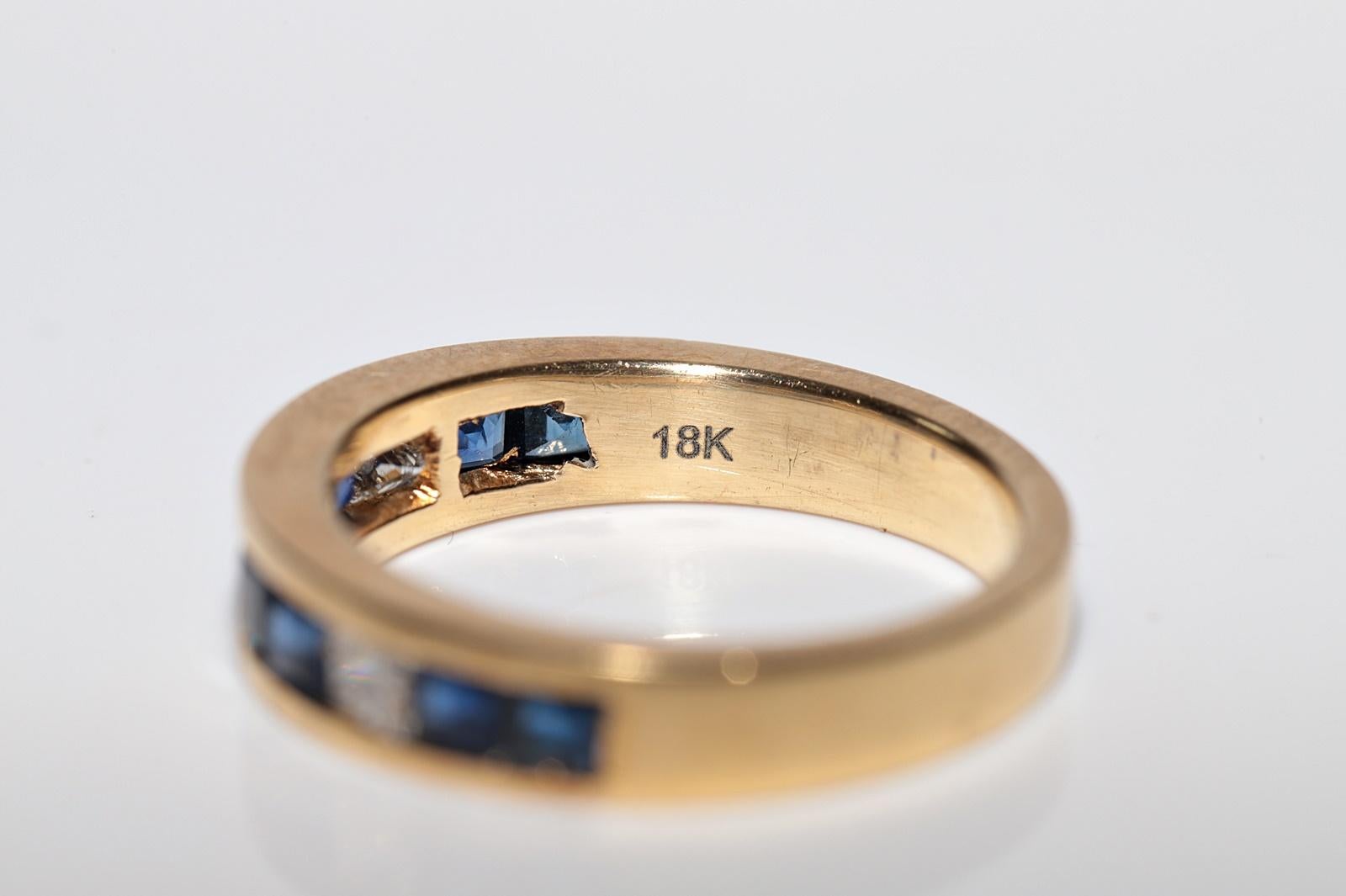 Vintage Circa 1990s 18k Gold Natural Princess Cut Diamond And Sapphire Band Ring For Sale 11