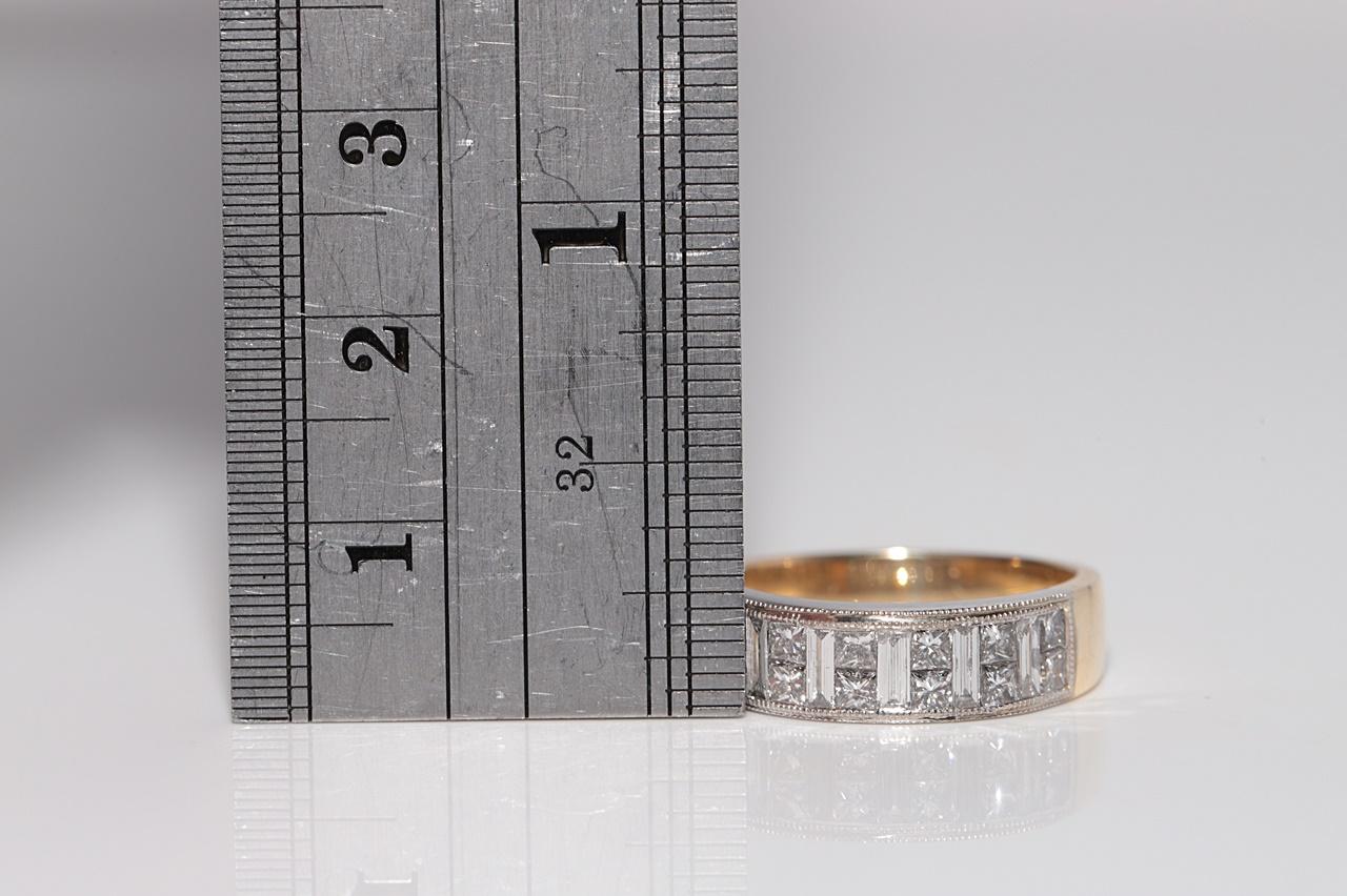 Anello a fascia con diamante naturale taglio principessa in oro 18 carati, vintage CIRCA gli anni '90 in vendita 5