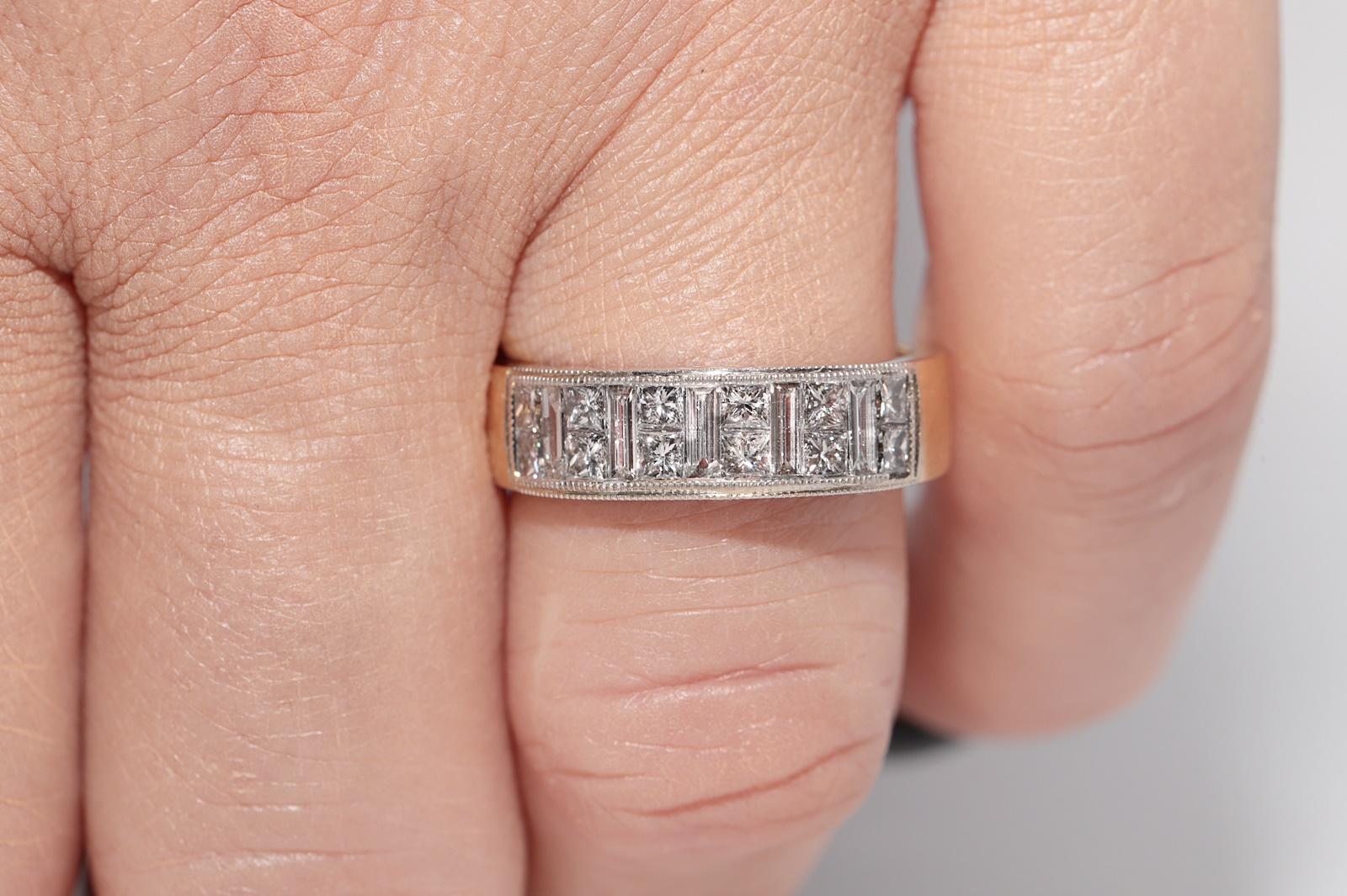 Anello a fascia con diamante naturale taglio principessa in oro 18 carati, vintage CIRCA gli anni '90 in vendita 9