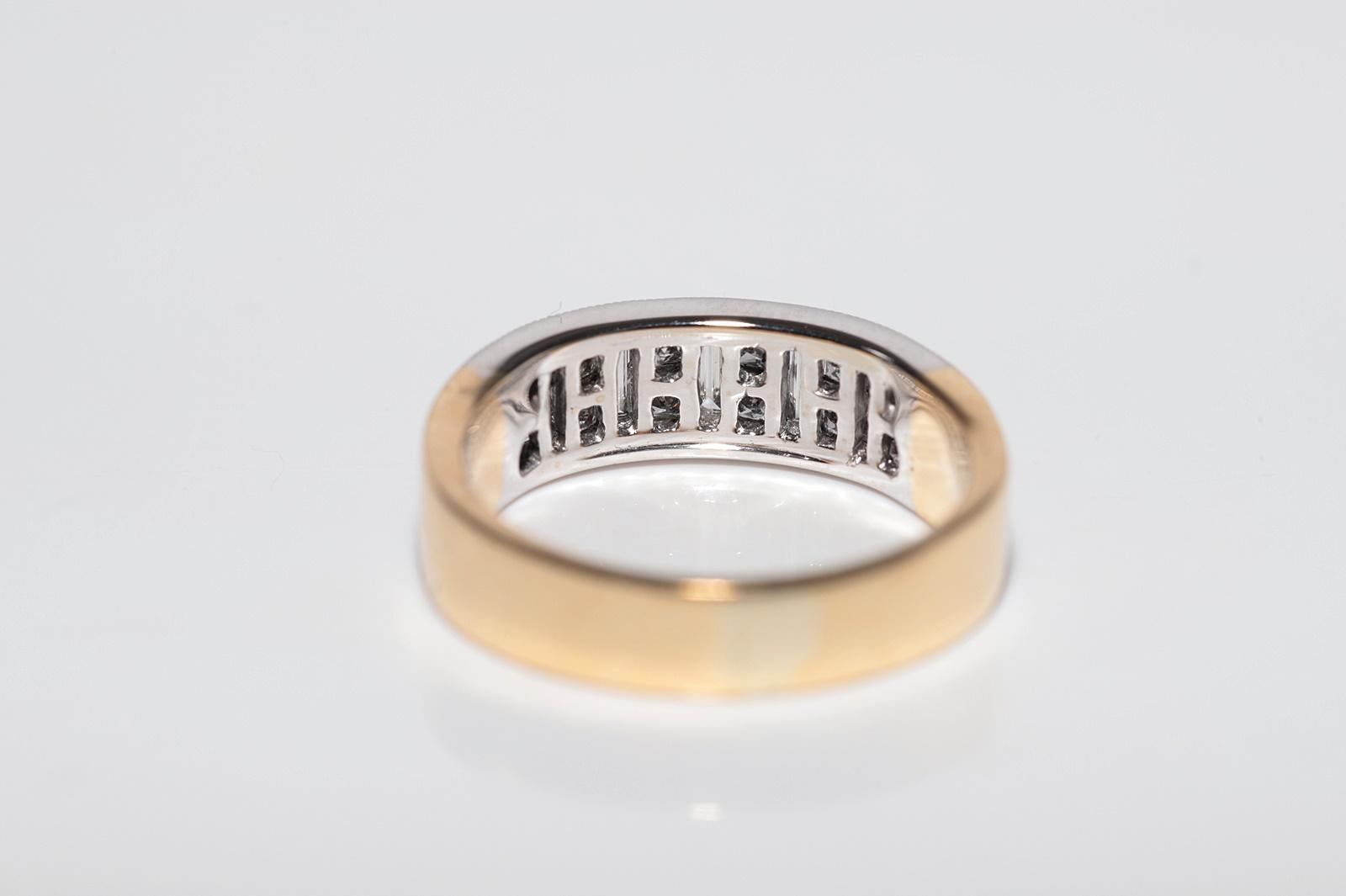 Anello a fascia con diamante naturale taglio principessa in oro 18 carati, vintage CIRCA gli anni '90 in vendita 2