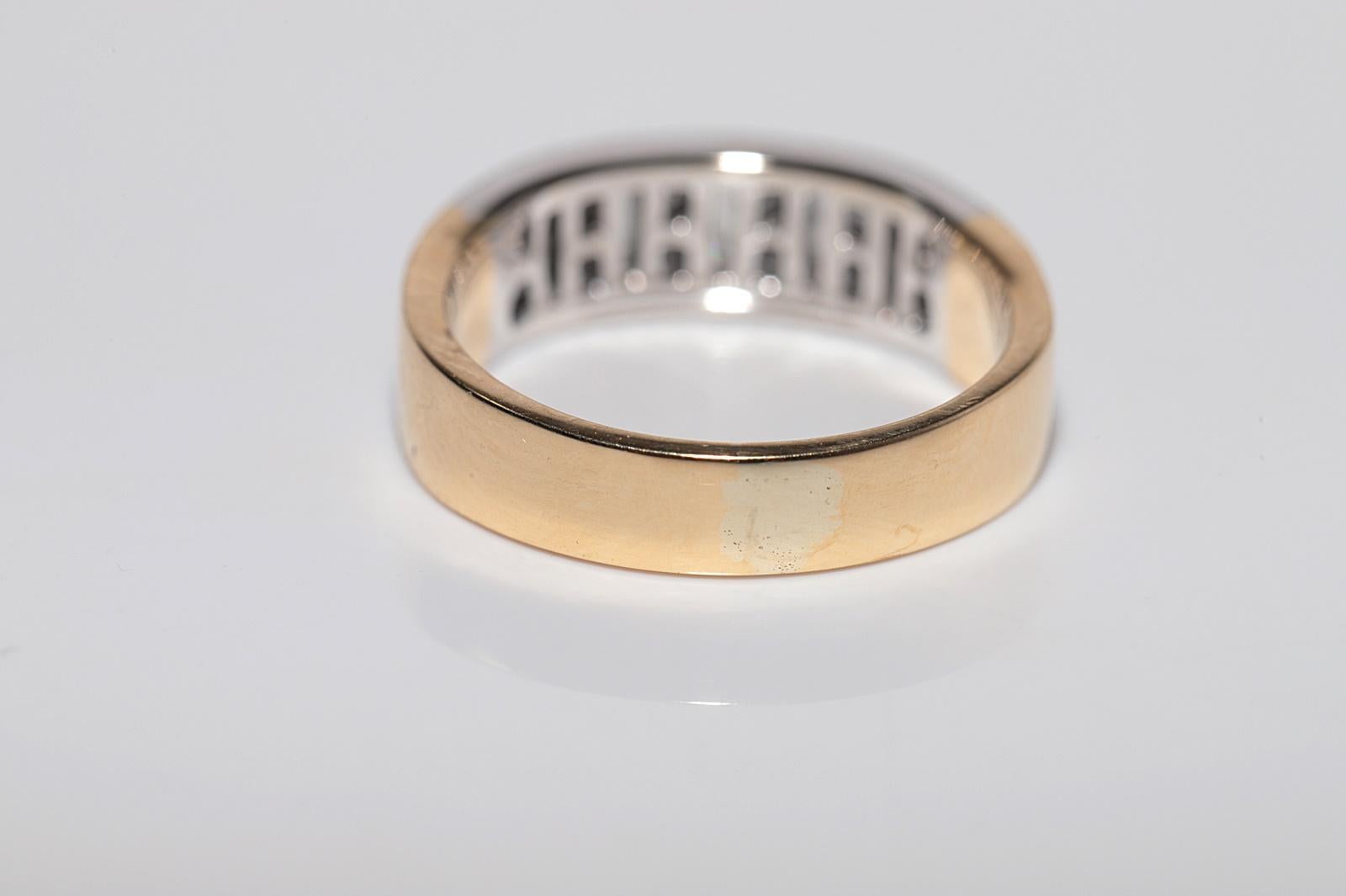 Anello a fascia con diamante naturale taglio principessa in oro 18 carati, vintage CIRCA gli anni '90 in vendita 3