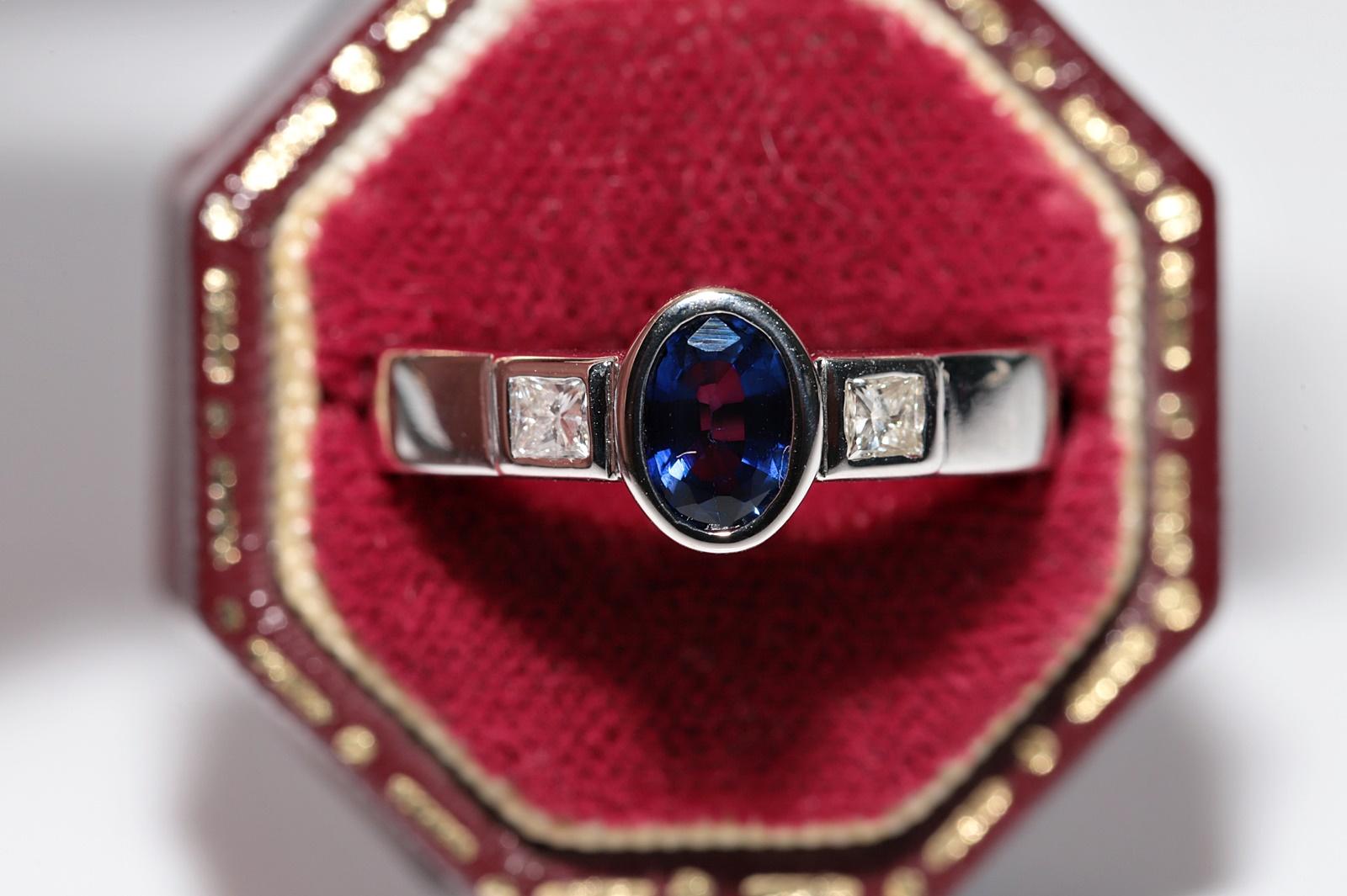 In ottime condizioni.
Il peso totale è di 4,4 grammi.
Totalmente è un diamante da 0,15 ct.
Il diamante ha un colore H e una purezza vs.
Totalmente è zaffiro 6,75
Possiamo realizzare qualsiasi dimensione.
La scatola non è inclusa.
Per qualsiasi