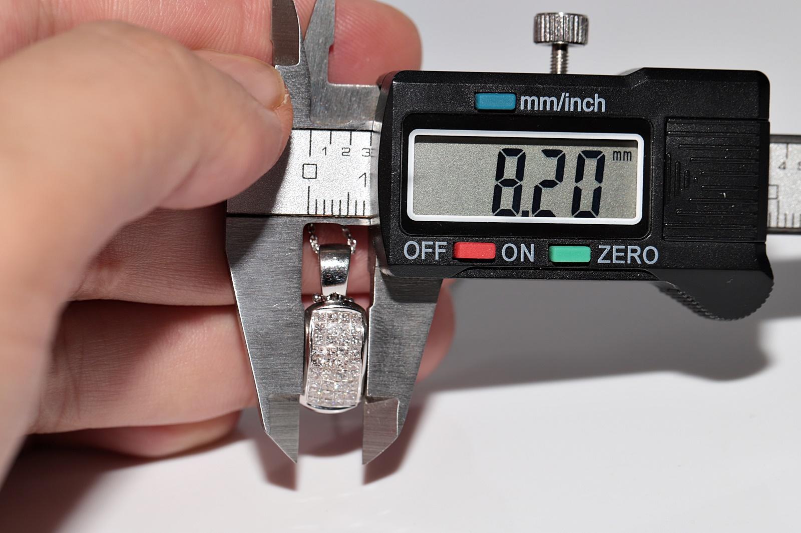 Vintage CIRCA 1990er Jahre 18k Gold natürlichen Prinzessinnenschliff Diamant-Anhänger Halskette im Angebot 5