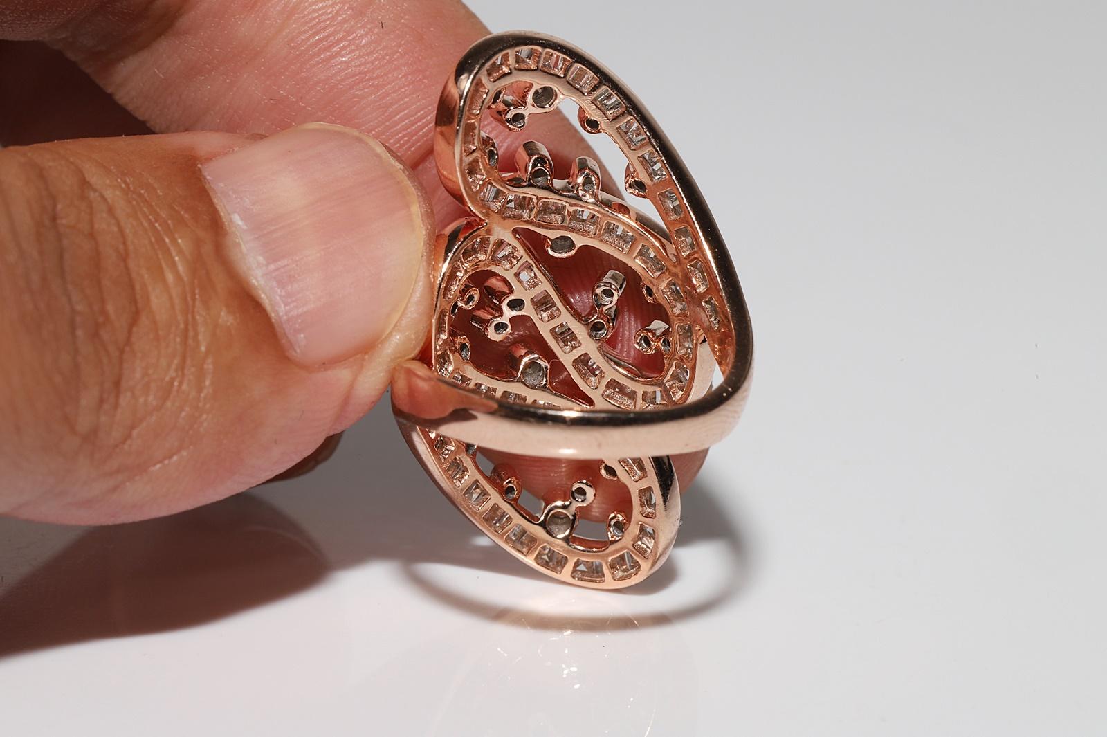 Vintage Circa 1990s 18k Gold Rose Gold  Natural Diamond Decorated Strong Ring For Sale 4