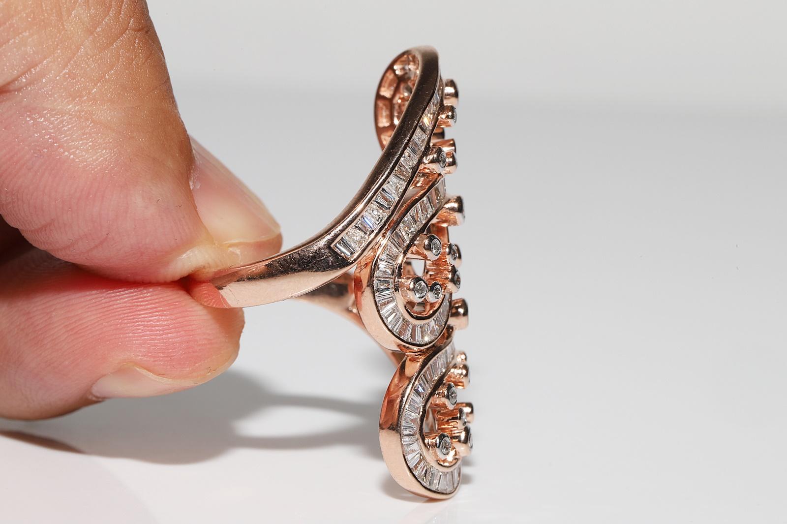 Vintage Circa 1990s 18k Gold Rose Gold  Natural Diamond Decorated Strong Ring For Sale 5