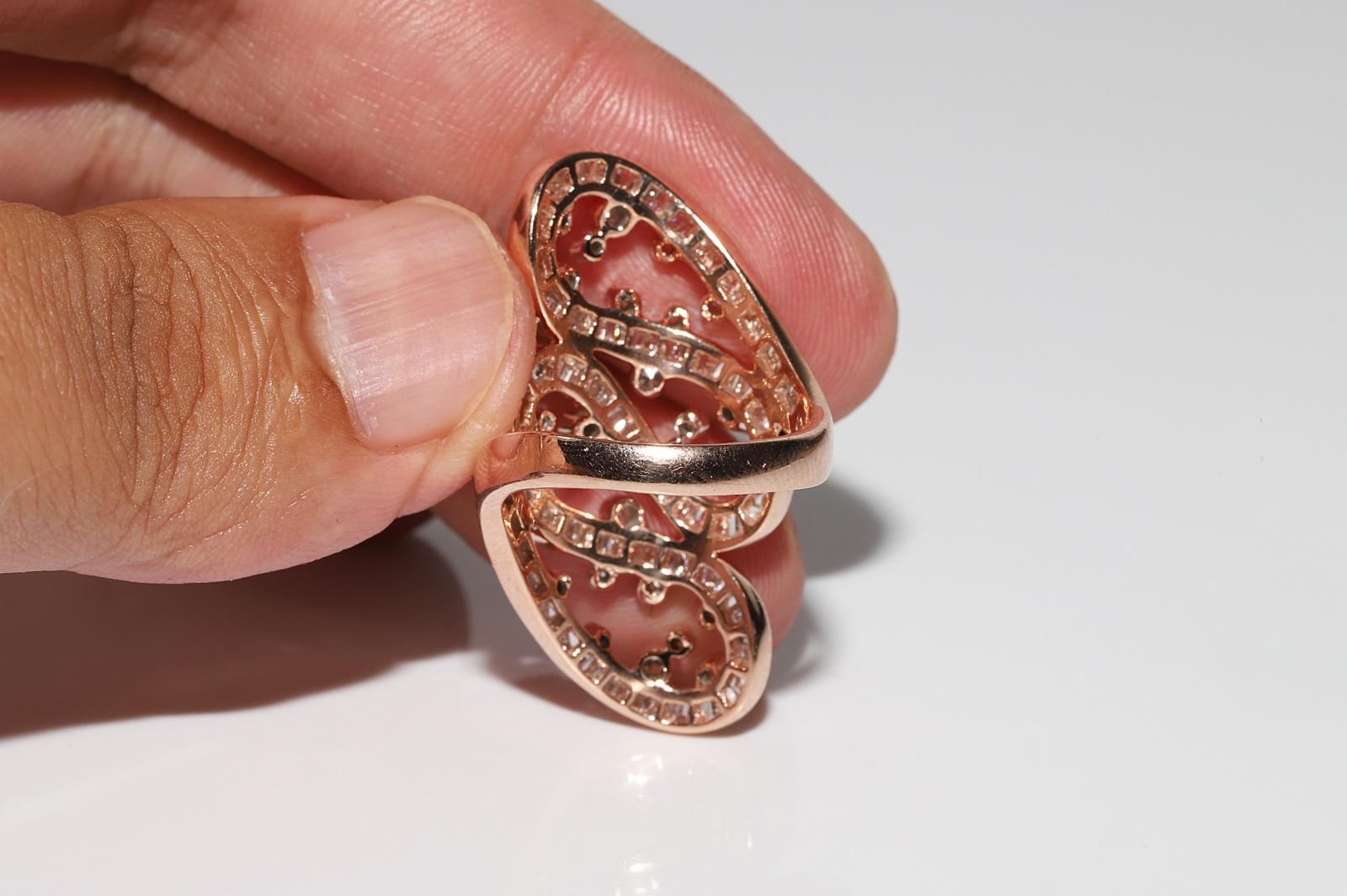 Vintage Circa 1990s 18k Gold Rose Gold  Natural Diamond Decorated Strong Ring For Sale 11