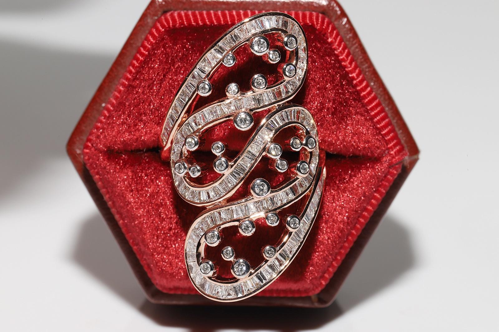 Women's Vintage Circa 1990s 18k Gold Rose Gold  Natural Diamond Decorated Strong Ring For Sale