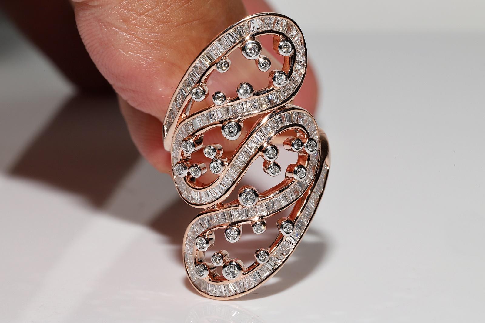 Vintage Circa 1990s 18k Gold Rose Gold  Natural Diamond Decorated Strong Ring For Sale 1
