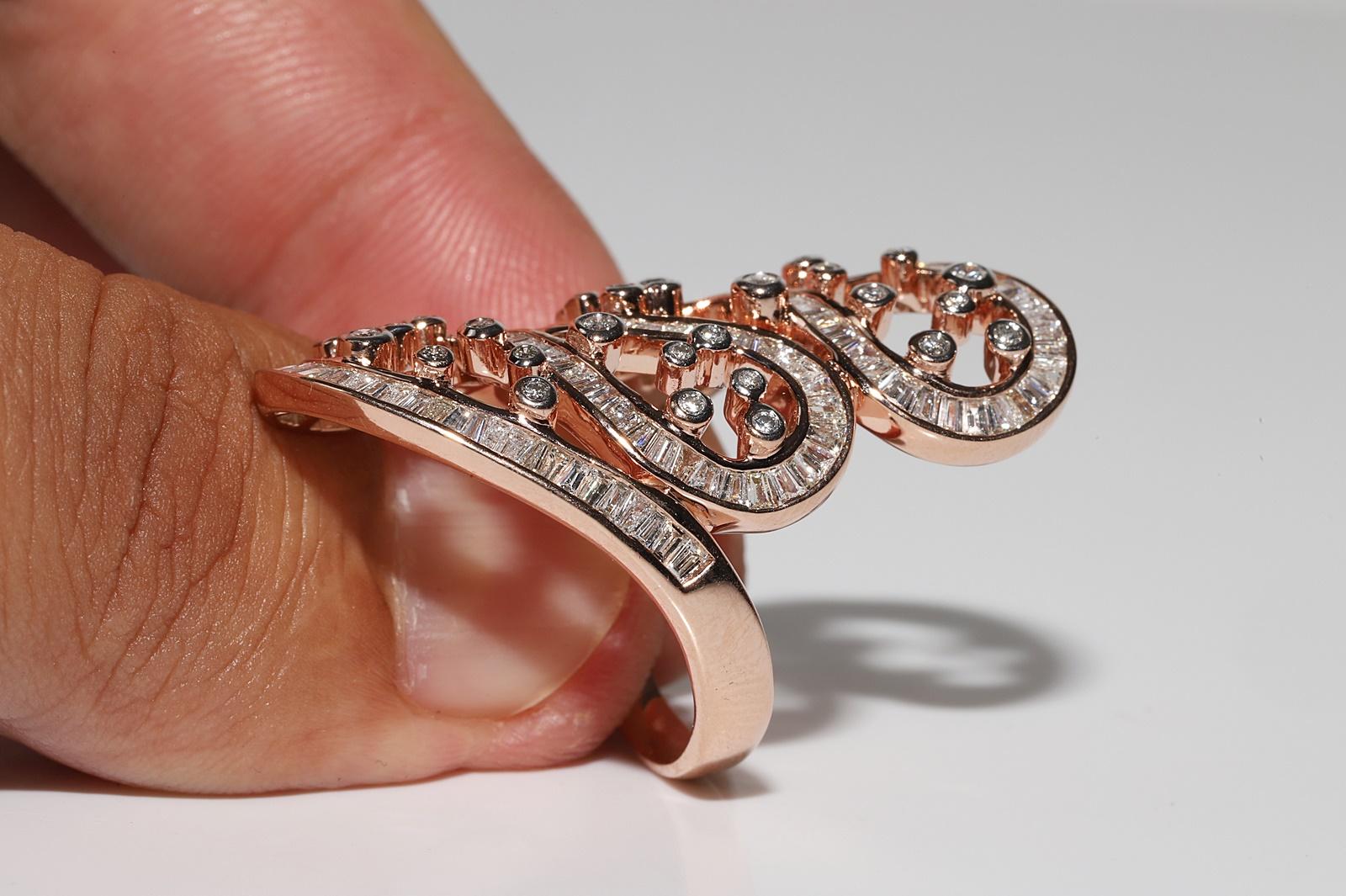 Vintage Circa 1990s 18k Gold Rose Gold  Natural Diamond Decorated Strong Ring For Sale 2