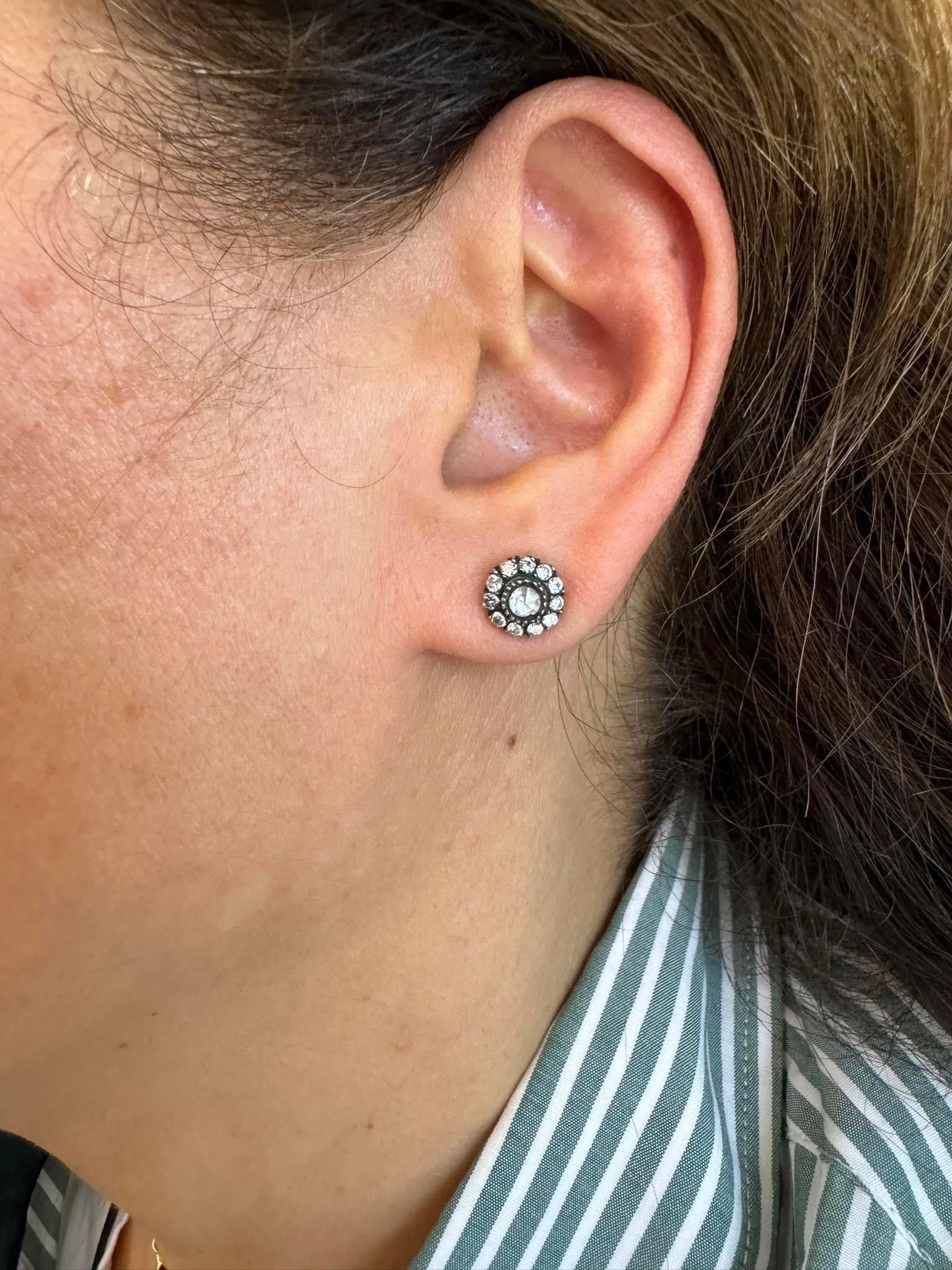 Vintage CIRCA 1990er Jahre 18k Gold Top Silber natürlichen Diamanten dekoriert Ohrring im Angebot 10