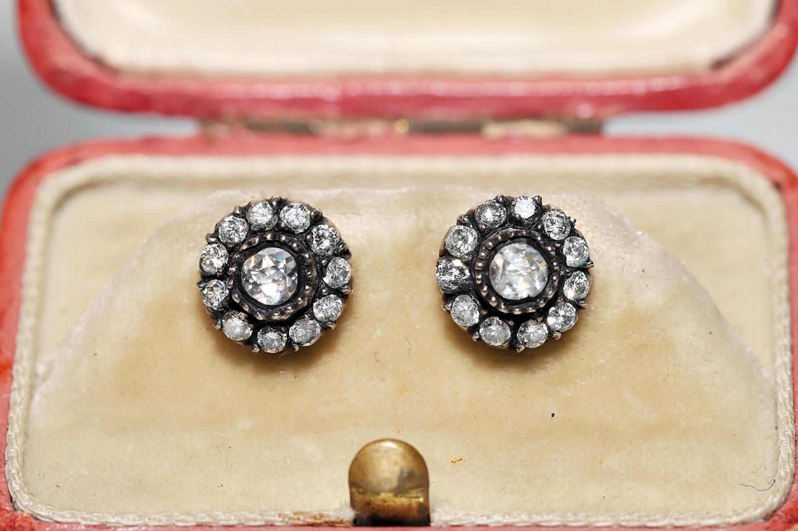In sehr gutem Zustand.
Das Gesamtgewicht beträgt 3 Gramm.
Insgesamt ist der Diamant im Brillantschliff 0,35 ct.
Insgesamt ist der Diamant im Rosenschliff 0.14 ct.
Der Diamant hat die Farbe H-I und die Reinheit vs-s1-s2.
Bitte kontaktieren Sie uns