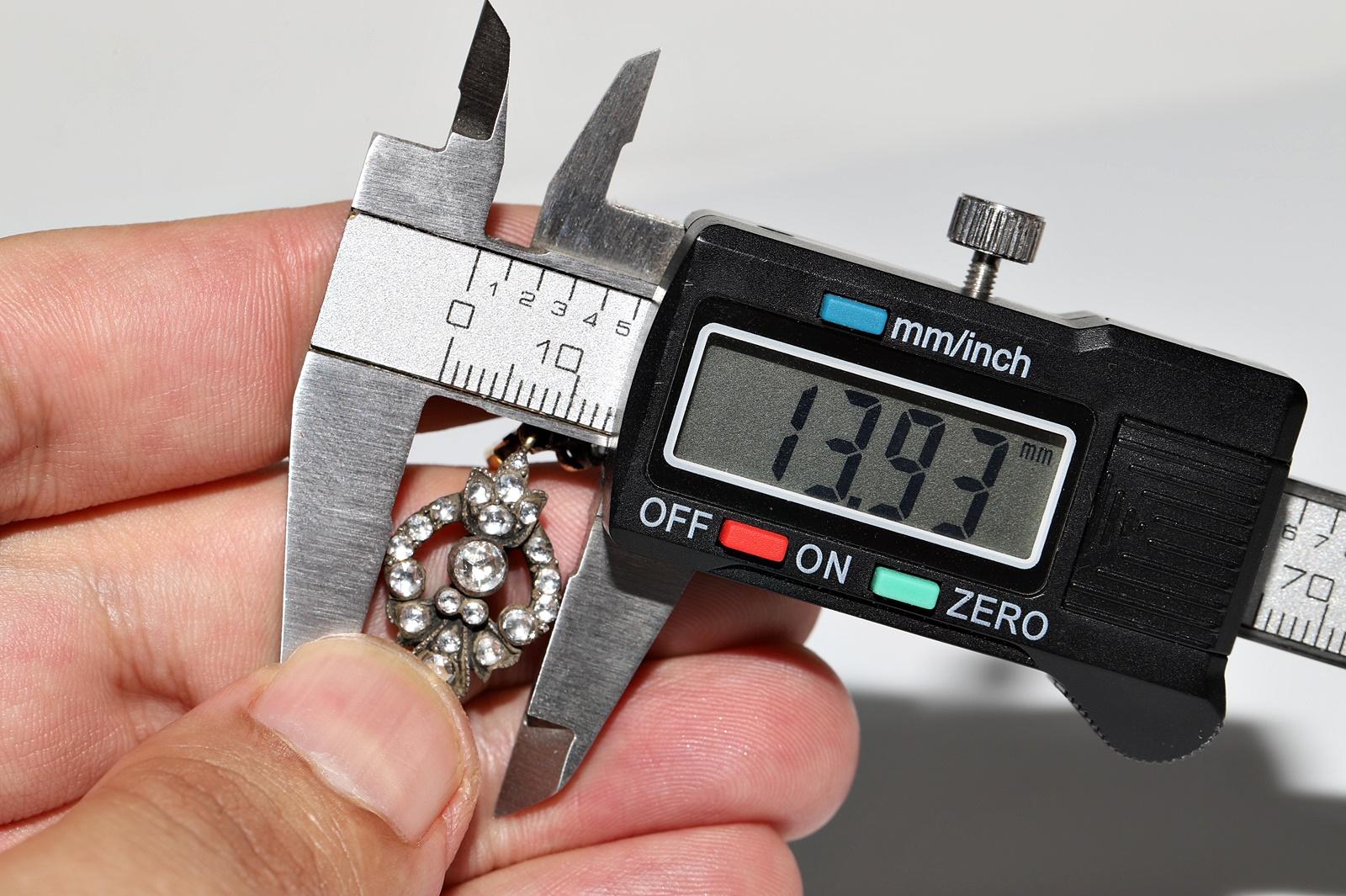 Vintage Circa 1990er Jahre 18k Gold Top Silber Natürlicher Rosenschliff Diamant Tropfenohrring im Angebot 9