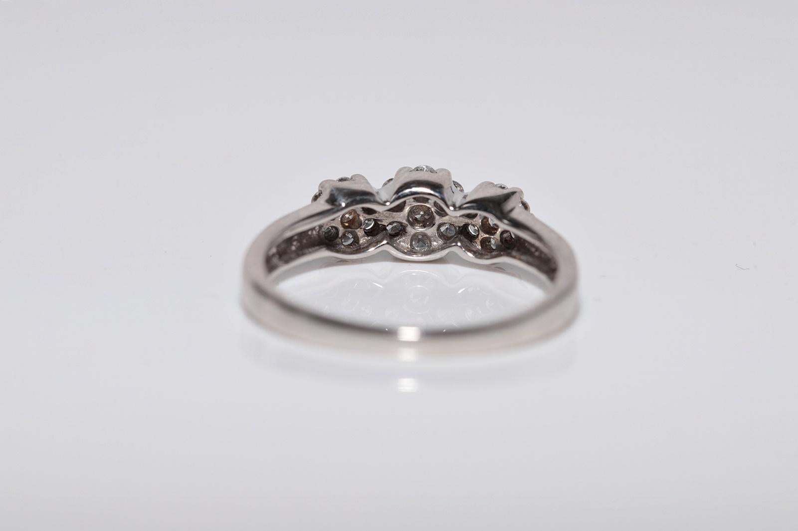 Vintage Circa 1990er Jahre 18k Weißgold Natürlicher Diamant Dekorierter Vintage-Ring im Angebot 5