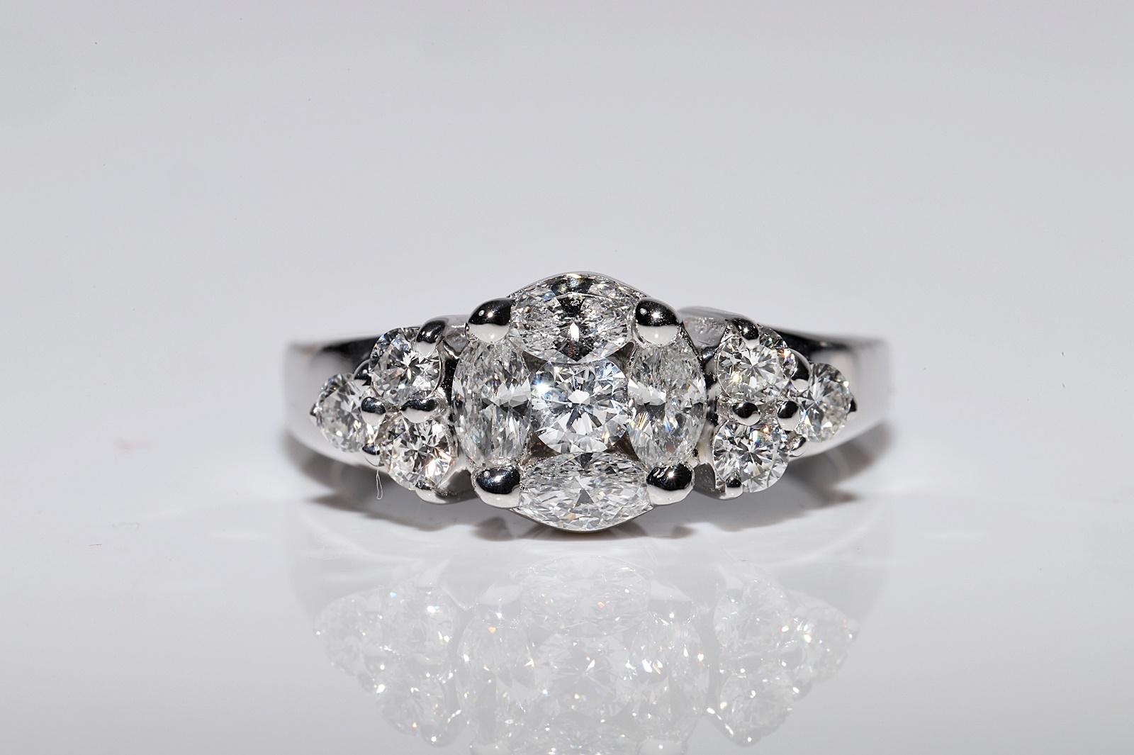 Vintage Circa 1990er Jahre 18k Weißgold Natürlicher Diamant Dekorierter Vintage-Ring (Retro) im Angebot