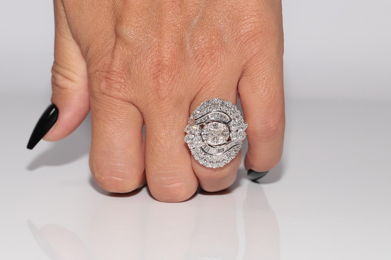 Anillo Fuerte Vintage Circa 1990s Oro Blanco 18k Decorado con Diamantes Naturales en venta 9
